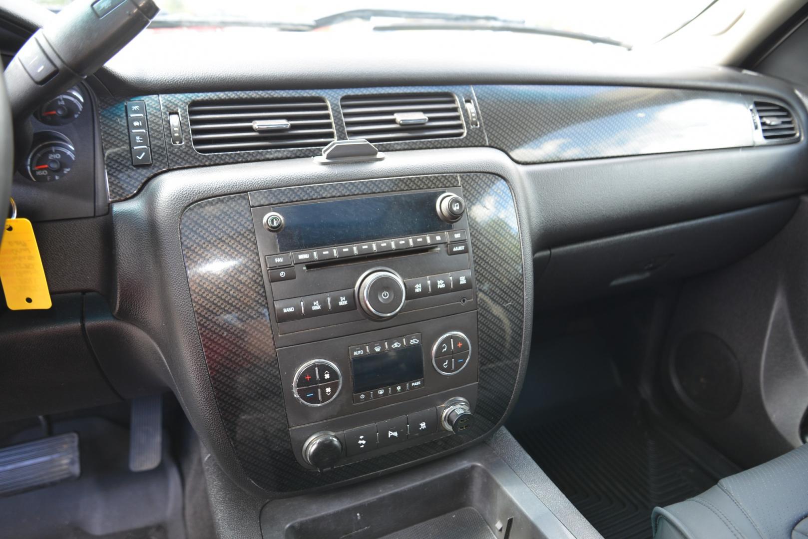 2011 White Diamond /Black Chevrolet Silverado 1500 LTZ Crew Cab 4WD (3GCPKTE31BG) with an 5.3L V8 OHV 16V FFV engine, 4-Speed Automatic transmission, located at 4562 State Avenue, Billings, MT, 59101, (406) 896-9833, 45.769516, -108.526772 - Your looking at a 2011 Chevrolet Silverado 1500 Crew Cab LTZ with a 5 .75 foot Bed With a 5.3 Liter V8 and 6 Speed Automatic Heavy Duty Transmission , Stabilitrac, Traction Control, Anti-lock brakes, Tow Package, 4 Wheel Drive Features include LTZ Package Z71 Package Leather interior with afte - Photo#17