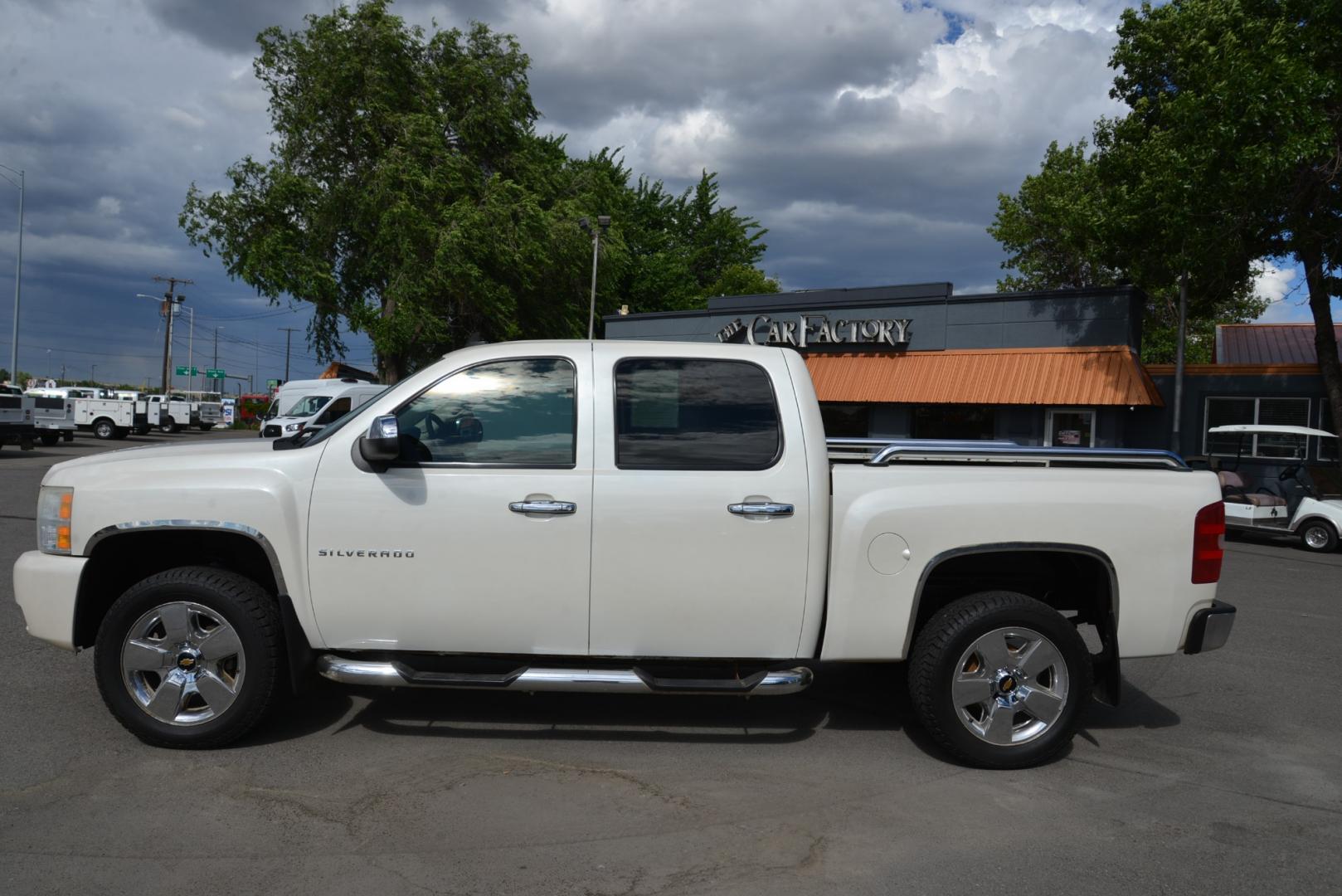 2011 White Diamond /Black Chevrolet Silverado 1500 LTZ Crew Cab 4WD (3GCPKTE31BG) with an 5.3L V8 OHV 16V FFV engine, 4-Speed Automatic transmission, located at 4562 State Avenue, Billings, MT, 59101, (406) 896-9833, 45.769516, -108.526772 - Your looking at a 2011 Chevrolet Silverado 1500 Crew Cab LTZ with a 5 .75 foot Bed With a 5.3 Liter V8 and 6 Speed Automatic Heavy Duty Transmission , Stabilitrac, Traction Control, Anti-lock brakes, Tow Package, 4 Wheel Drive Features include LTZ Package Z71 Package Leather interior with afte - Photo#7