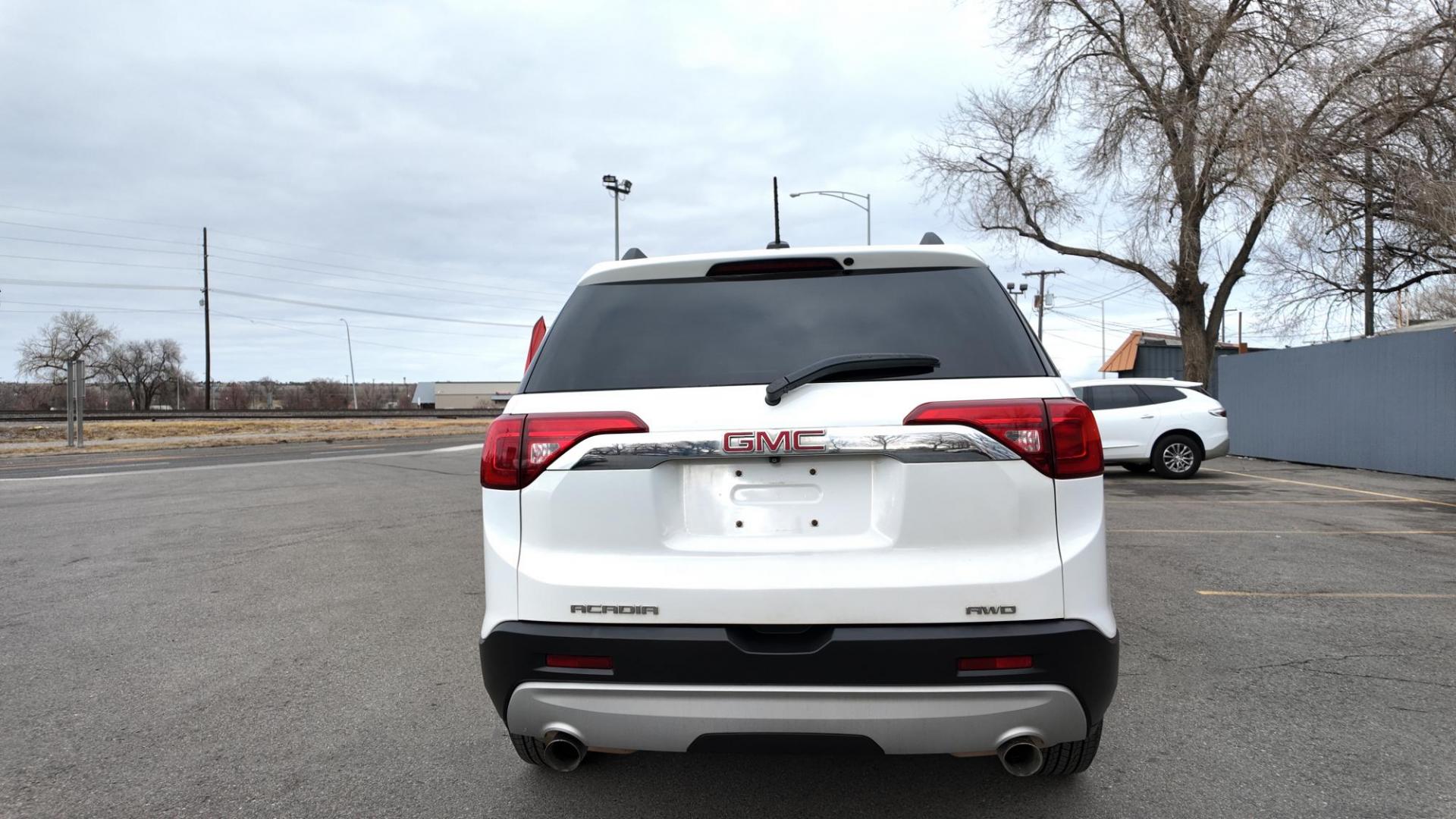 2018 White /Gray GMC Acadia SLE-2 AWD (1GKKNSLS7JZ) with an 3.6L V6 DOHC 24V engine, 6-Speed Automatic transmission, located at 4562 State Avenue, Billings, MT, 59101, (406) 896-9833, 45.769516, -108.526772 - Photo#7