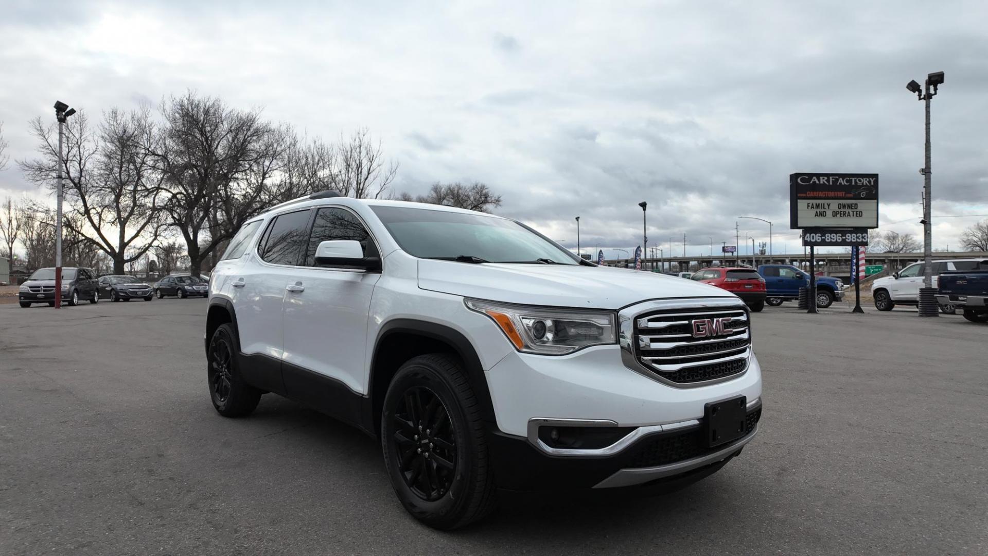 2018 White /Gray GMC Acadia SLE-2 AWD (1GKKNSLS7JZ) with an 3.6L V6 DOHC 24V engine, 6-Speed Automatic transmission, located at 4562 State Avenue, Billings, MT, 59101, (406) 896-9833, 45.769516, -108.526772 - Photo#9