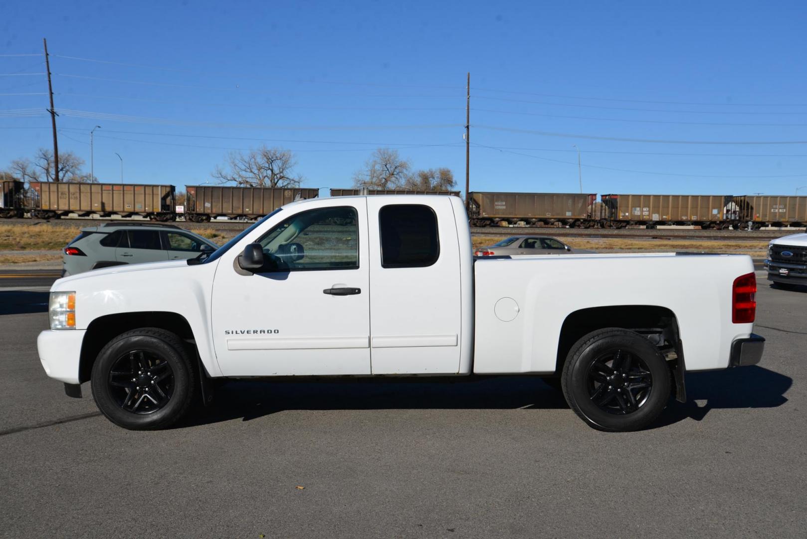 2011 Summit White /Ebony Chevrolet Silverado 1500 LT Ext. Cab 4WD (1GCRKSE37BZ) with an 5.3L V8 OHV 16V FFV engine, 6-Speed Automatic transmission, located at 4562 State Avenue, Billings, MT, 59101, (406) 896-9833, 45.769516, -108.526772 - 2011 Chevy Silverado 1500 LT 4x4 This Chevy is a 2 owner truck. There are no accidents recorded on the history report , the report has multiple service records notated . The Silverado runs and drives nicely. The Interior and exterior are clean. The 18 Inch Yokohama Geolander Tires are in good sha - Photo#2