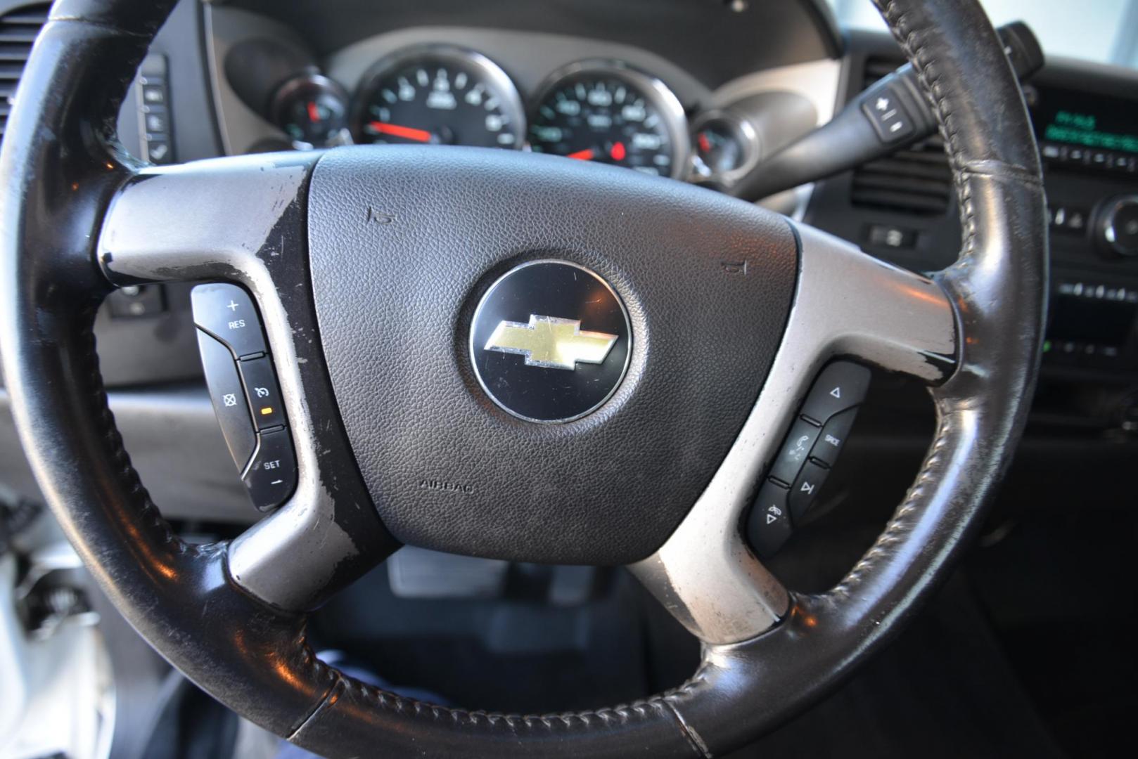 2011 Summit White /Ebony Chevrolet Silverado 1500 LT Ext. Cab 4WD (1GCRKSE37BZ) with an 5.3L V8 OHV 16V FFV engine, 6-Speed Automatic transmission, located at 4562 State Avenue, Billings, MT, 59101, (406) 896-9833, 45.769516, -108.526772 - 2011 Chevy Silverado 1500 LT 4x4 This Chevy is a 2 owner truck. There are no accidents recorded on the history report , the report has multiple service records notated . The Silverado runs and drives nicely. The Interior and exterior are clean. The 18 Inch Yokohama Geolander Tires are in good sha - Photo#17