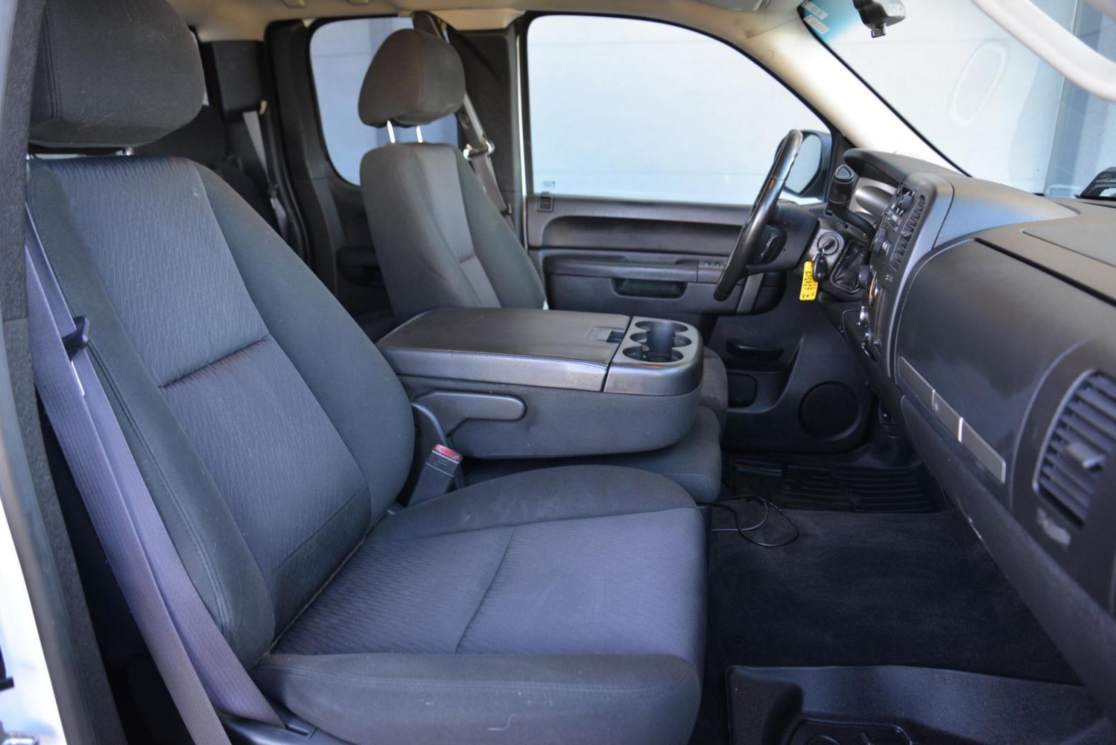 2011 Summit White /Ebony Chevrolet Silverado 1500 LT Ext. Cab 4WD (1GCRKSE37BZ) with an 5.3L V8 OHV 16V FFV engine, 6-Speed Automatic transmission, located at 4562 State Avenue, Billings, MT, 59101, (406) 896-9833, 45.769516, -108.526772 - 2011 Chevy Silverado 1500 LT 4x4 This Chevy is a 2 owner truck. There are no accidents recorded on the history report , the report has multiple service records notated . The Silverado runs and drives nicely. The Interior and exterior are clean. The 18 Inch Yokohama Geolander Tires are in good sha - Photo#22