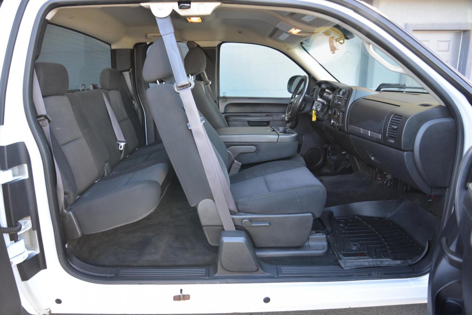 2011 Summit White /Ebony Chevrolet Silverado 1500 LT Ext. Cab 4WD (1GCRKSE37BZ) with an 5.3L V8 OHV 16V FFV engine, 6-Speed Automatic transmission, located at 4562 State Avenue, Billings, MT, 59101, (406) 896-9833, 45.769516, -108.526772 - 2011 Chevy Silverado 1500 LT 4x4 This Chevy is a 2 owner truck. There are no accidents recorded on the history report , the report has multiple service records notated . The Silverado runs and drives nicely. The Interior and exterior are clean. The 18 Inch Yokohama Geolander Tires are in good sha - Photo#27