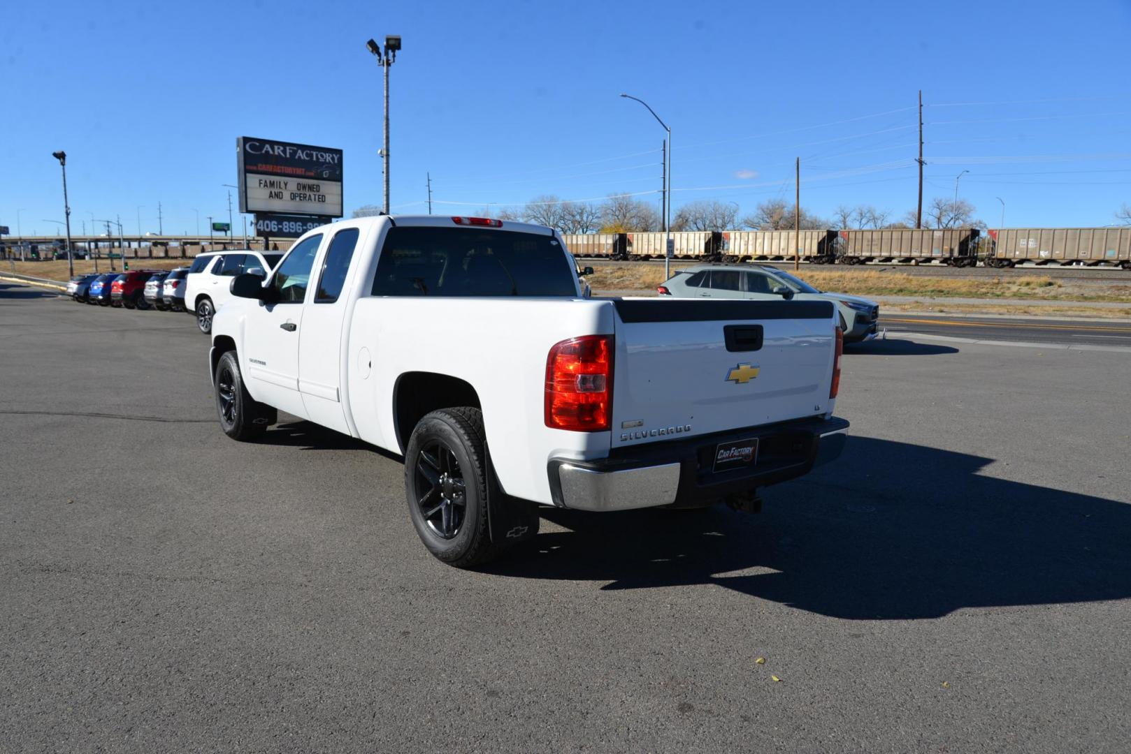 2011 Summit White /Ebony Chevrolet Silverado 1500 LT Ext. Cab 4WD (1GCRKSE37BZ) with an 5.3L V8 OHV 16V FFV engine, 6-Speed Automatic transmission, located at 4562 State Avenue, Billings, MT, 59101, (406) 896-9833, 45.769516, -108.526772 - 2011 Chevy Silverado 1500 LT 4x4 This Chevy is a 2 owner truck. There are no accidents recorded on the history report , the report has multiple service records notated . The Silverado runs and drives nicely. The Interior and exterior are clean. The 18 Inch Yokohama Geolander Tires are in good sha - Photo#5