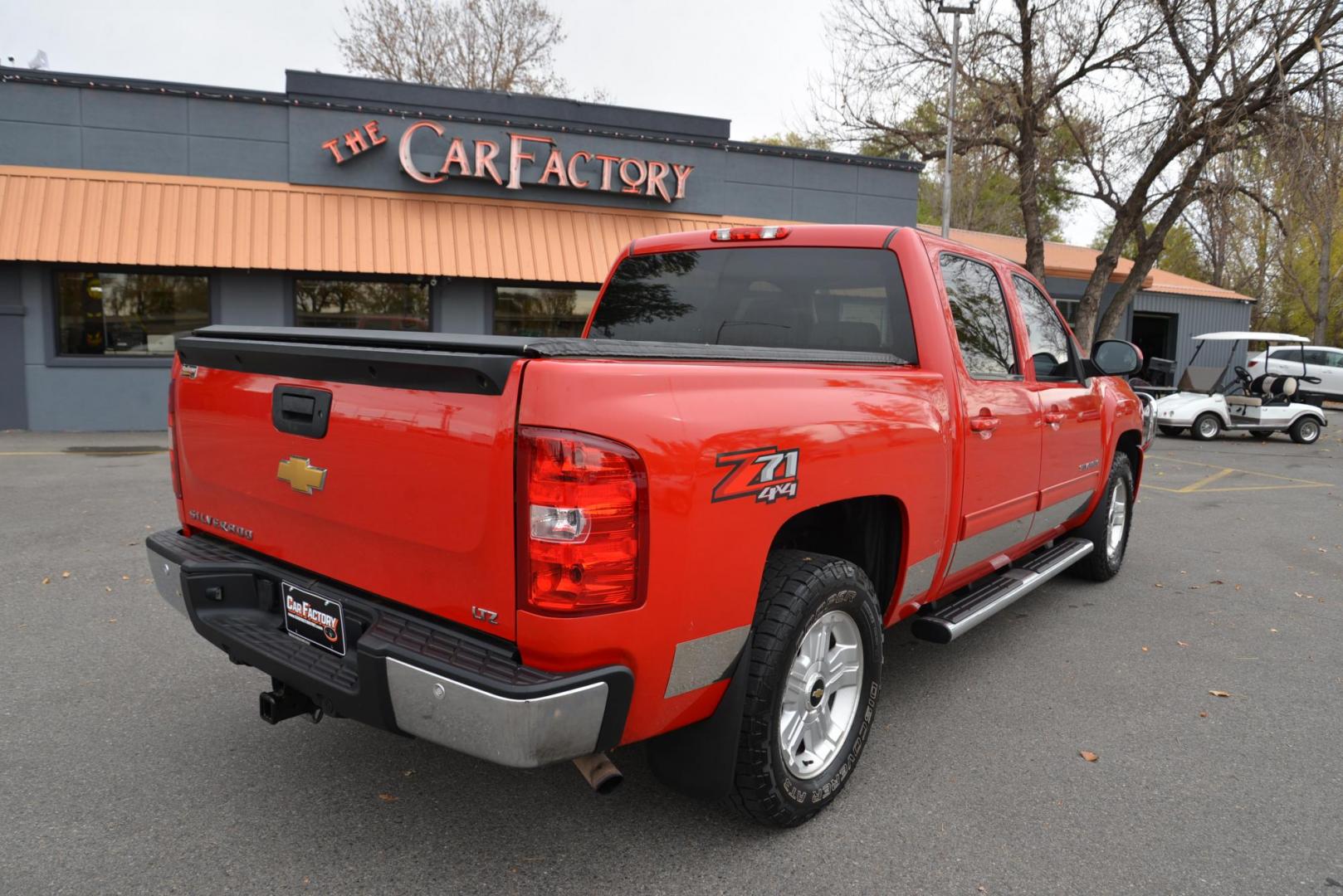 2012 Red /Gray leather Chevrolet Silverado 1500 LTZ Crew Cab 4WD (3GCPKTE70CG) with an 5.3L V8 OHV 16V FFV engine, 6-Speed Automatic transmission, located at 4562 State Avenue, Billings, MT, 59101, (406) 896-9833, 45.769516, -108.526772 - 2012 Chevrolet Silverado 1500 LTZ Crew Cab 4WD - Very clean! 5.3L V8 OHV 16V FFV Engine - 6-Speed Automatic Transmission - Z71 - 4WD - 155,529 miles LTZ Plus package - dual zone climate control - tilt wheel - cruise control - Bose audio with steering wheel controls - power windows and door loc - Photo#8