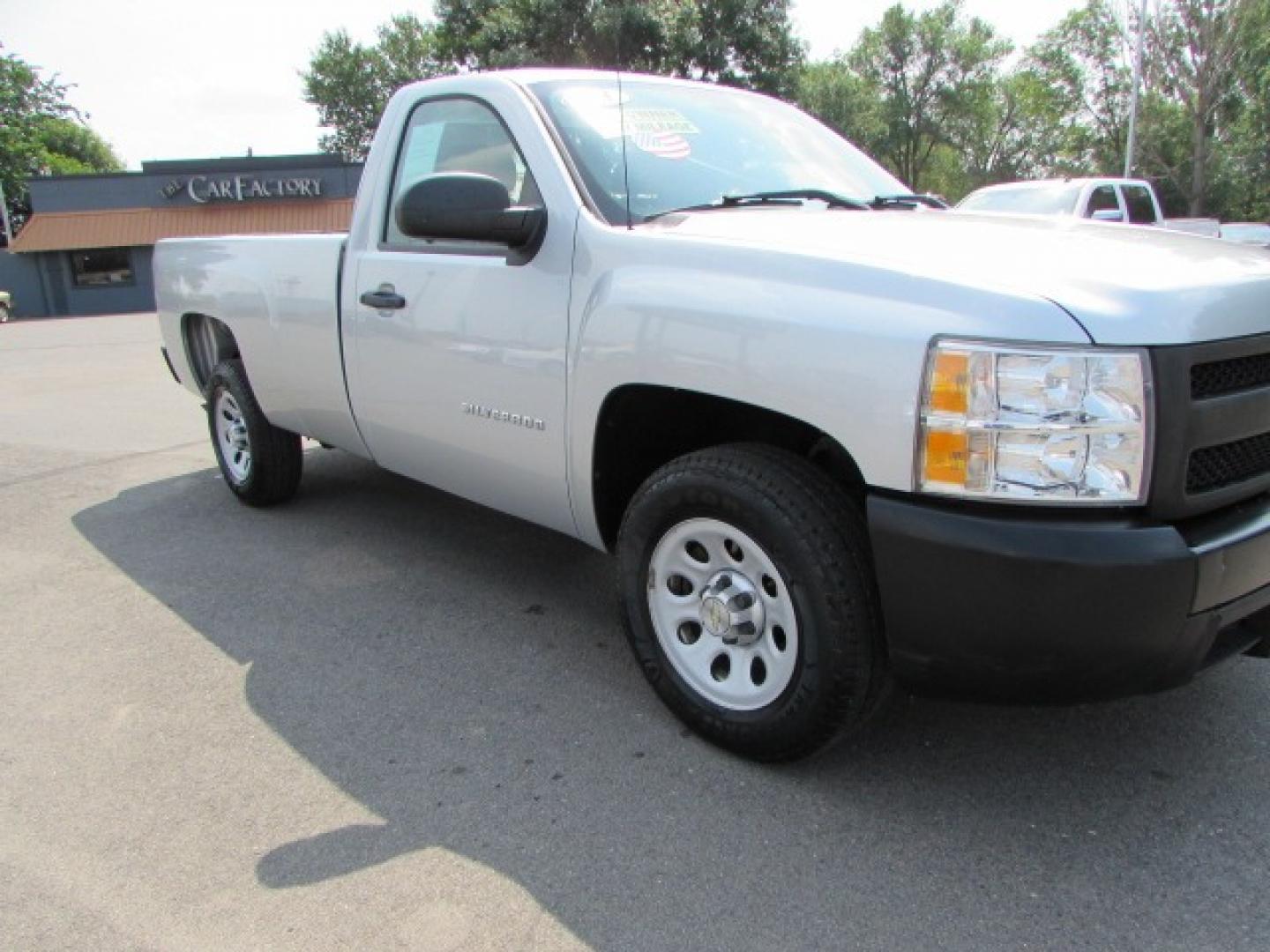 2013 Silver /Gray Chevrolet Silverado 1500 Work Truck 2WD (1GCNCPEA5DZ) with an 4.8L V6 OHV 16V engine, 4 speed automatic transmission, located at 4562 State Avenue, Billings, MT, 59101, (406) 896-9833, 45.769516, -108.526772 - Photo#4