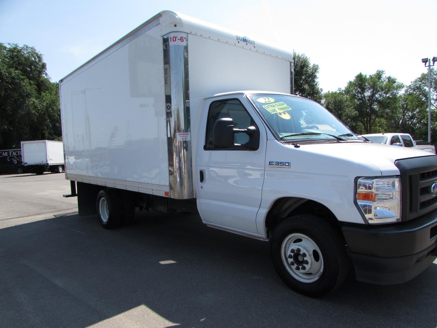2022 White /Gray Ford Econoline E-350 Super Duty (1FDWE3FN0ND) with an 7.3LV8 OHV 16V engine, 6 speed automatic transmission, located at 4562 State Avenue, Billings, MT, 59101, (406) 896-9833, 45.769516, -108.526772 - Photo#7