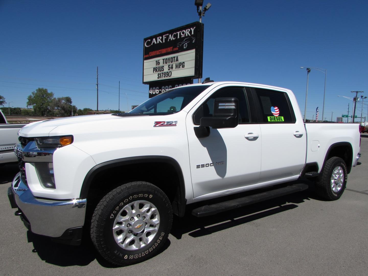 2021 White /Gray Chevrolet Silverado 2500HD LT Crew Cab Short Box 4WD (1GC1YNEY3MF) with an 6.6L V8 OHV 16V DIESEL engine, 6A transmission, located at 4562 State Avenue, Billings, MT, 59101, (406) 896-9833, 45.769516, -108.526772 - Photo#0