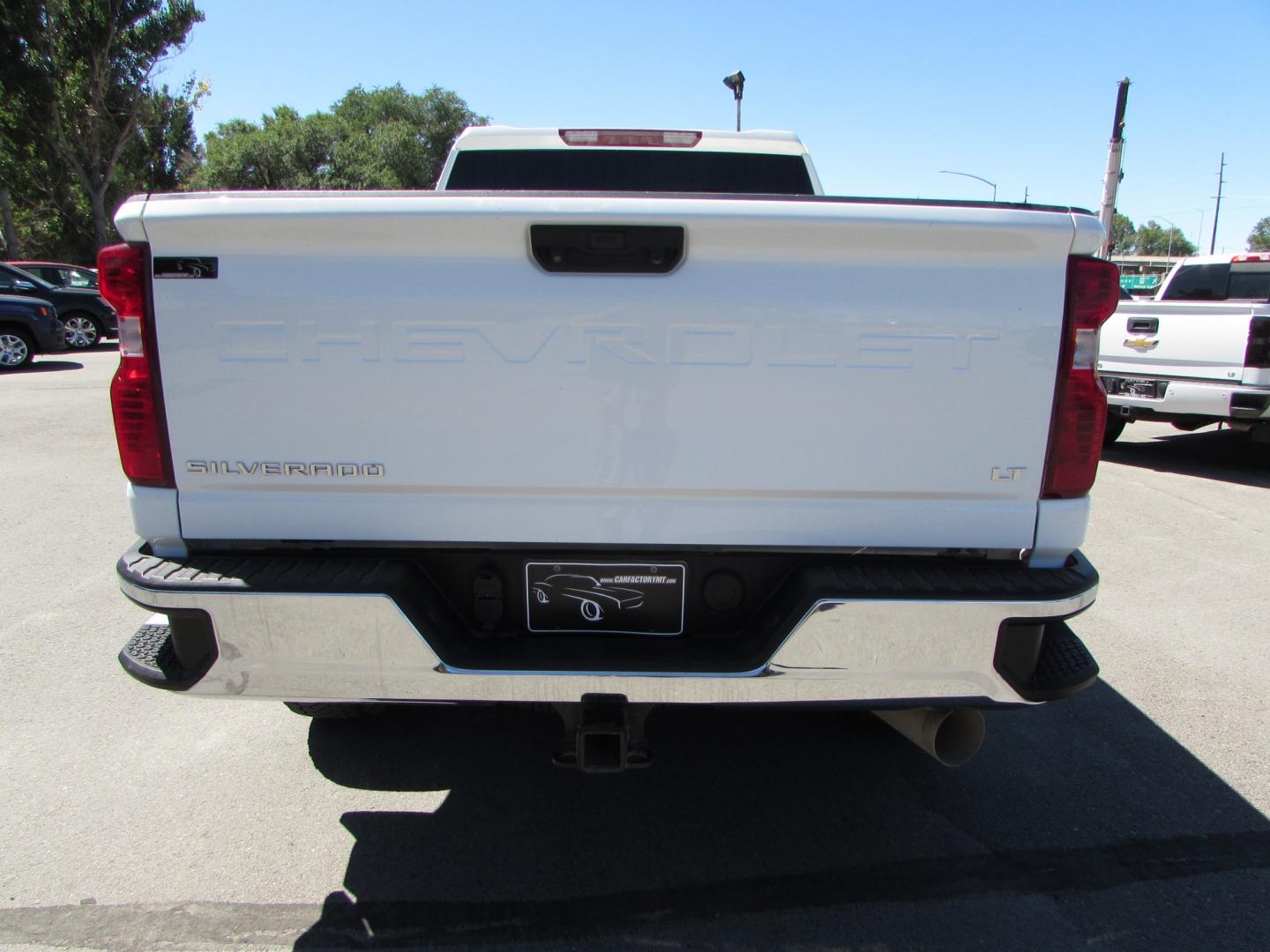 2021 White /Gray Chevrolet Silverado 2500HD LT Crew Cab Short Box 4WD (1GC1YNEY3MF) with an 6.6L V8 OHV 16V DIESEL engine, 6A transmission, located at 4562 State Avenue, Billings, MT, 59101, (406) 896-9833, 45.769516, -108.526772 - Photo#2