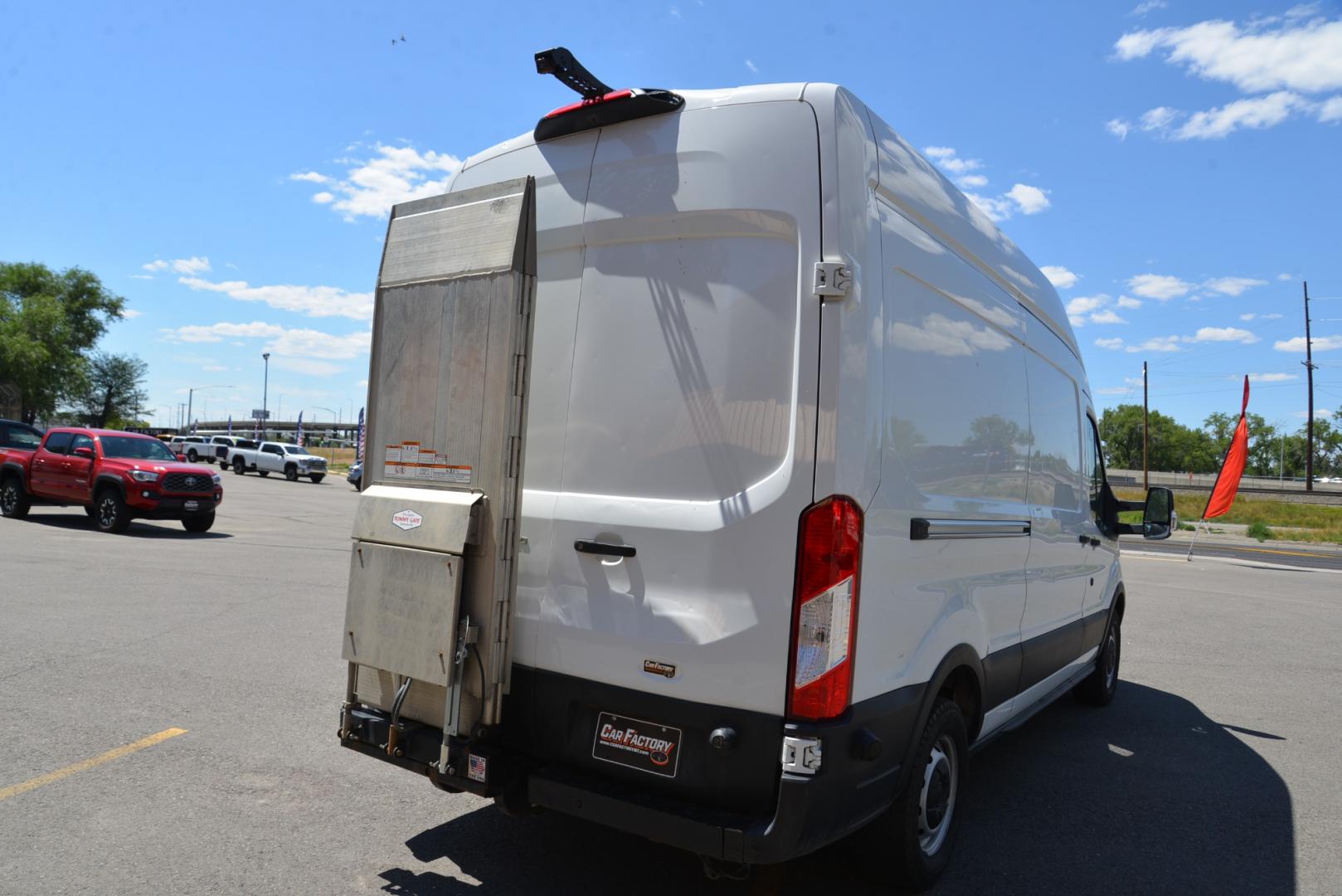 2019 White /Gray Ford Transit 250 250 Van High Roof w/Sliding Pass. 148-in. WB (1FTYR2XMXKK) with an 3.7L V6 DOHC 24V engine, 6A transmission, located at 4562 State Avenue, Billings, MT, 59101, (406) 896-9833, 45.769516, -108.526772 - Photo#5