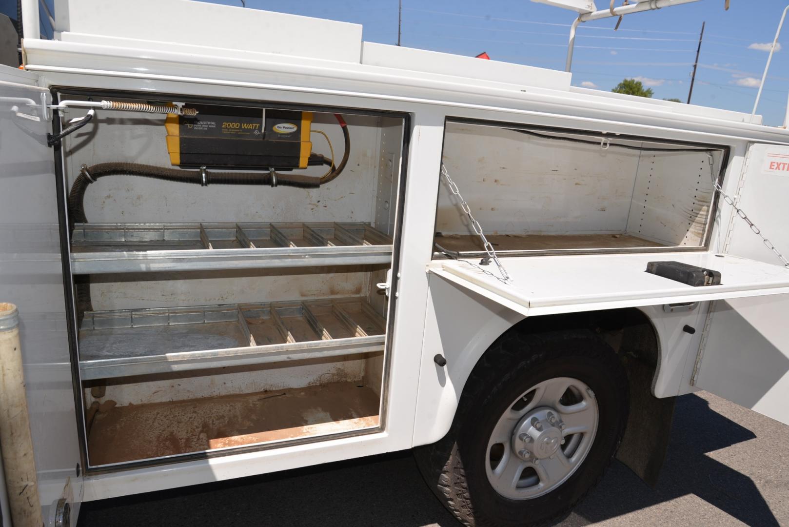 2018 White /Gray RAM 3500 Service Body Crew Cab 4WD (3C7WR9CJ9JG) with an 6.4L Heavy Duty Hemi V8 engine, 6 speed automatic transmission, located at 4562 State Avenue, Billings, MT, 59101, (406) 896-9833, 45.769516, -108.526772 - 2018 Ram 3500 Tradesman Crew Cab 4WD - Service Body - Extremely Clean! 6.4L Heavy Duty Hemi V8 Engine - 6 speed Automatic Transmission - 4WD - Knapheide Steel Service Body - Montana One owner - 102,468 miles - Extremely clean! Tradesman package - air conditioning - tilt wheel - cruise control - Photo#7