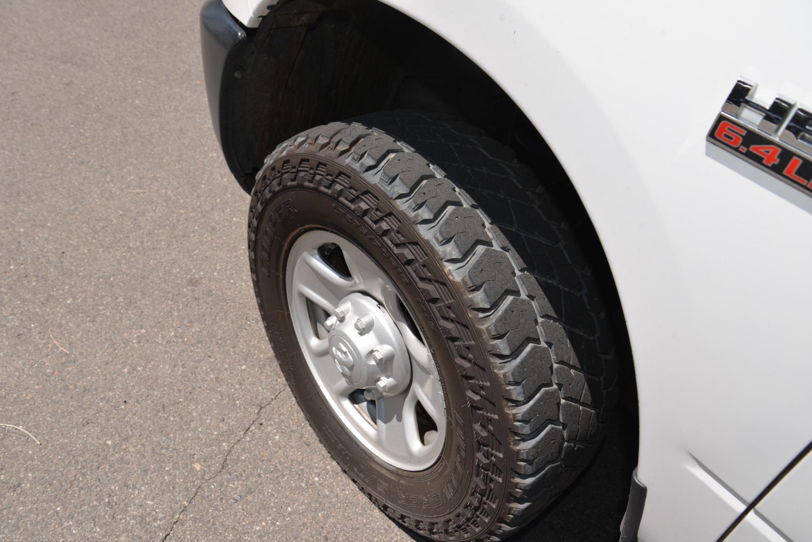 2018 White /Gray RAM 3500 Service Body Crew Cab 4WD (3C7WR9CJ9JG) with an 6.4L Heavy Duty Hemi V8 engine, 6 speed automatic transmission, located at 4562 State Avenue, Billings, MT, 59101, (406) 896-9833, 45.769516, -108.526772 - 2018 Ram 3500 Tradesman Crew Cab 4WD - Service Body - Extremely Clean! 6.4L Heavy Duty Hemi V8 Engine - 6 speed Automatic Transmission - 4WD - Knapheide Steel Service Body - Montana One owner - 102,468 miles - Extremely clean! Tradesman package - air conditioning - tilt wheel - cruise control - Photo#10