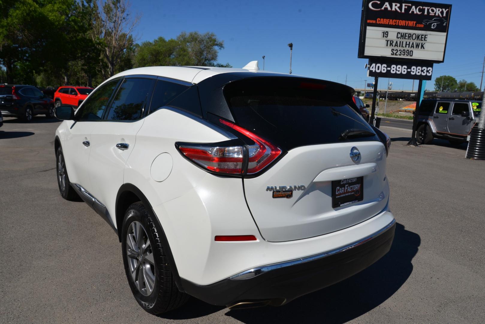 2017 White /Black Nissan Murano (5N1AZ2MH1HN) with an 3.5L V6 engine, Automatic transmission, located at 4562 State Avenue, Billings, MT, 59101, (406) 896-9833, 45.769516, -108.526772 - 2017 Nissan Murano All Wheel Drive with a 3.5 liter V6, automatic transmission ,5280 pound GVWR Features include Premium Pearl White Color, 7 inch Screen with Sirius XM Radio, Bluetooth, CD Player and Rear View Camera, Stereo Control in the steering wheel, first and second row curtain air - Photo#9