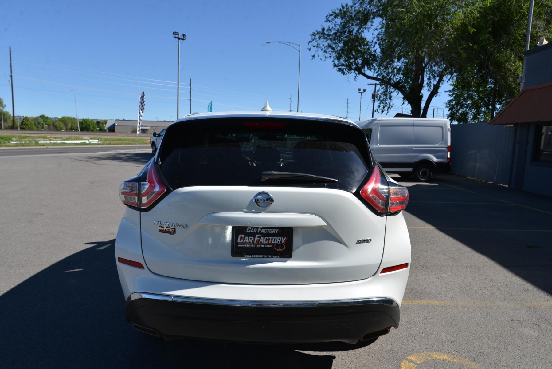 2017 White /Black Nissan Murano (5N1AZ2MH1HN) with an 3.5L V6 engine, Automatic transmission, located at 4562 State Avenue, Billings, MT, 59101, (406) 896-9833, 45.769516, -108.526772 - 2017 Nissan Murano All Wheel Drive with a 3.5 liter V6, automatic transmission ,5280 pound GVWR Features include Premium Pearl White Color, 7 inch Screen with Sirius XM Radio, Bluetooth, CD Player and Rear View Camera, Stereo Control in the steering wheel, first and second row curtain air - Photo #4