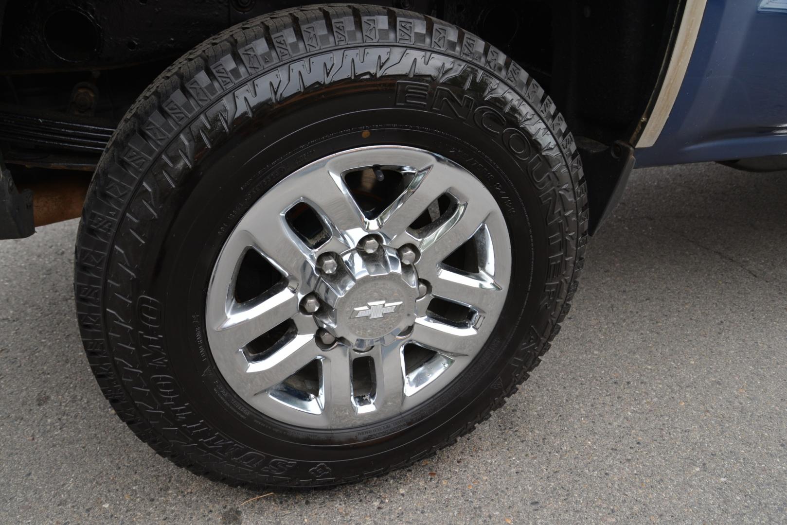 2015 Blue /Gray Leather Chevrolet Silverado 2500HD LTZ Z71 (1GC1KWEGXFF) with an 6.0L Gasoline engine engine, Automatic transmission, located at 4562 State Avenue, Billings, MT, 59101, (406) 896-9833, 45.769516, -108.526772 - 2015 Chevrolet Silverado 2500HD Crew Cab LTZ 4WD 2015 Chevrolet Silverado 2500HD LTZ Crew cab 4x4 with 127,301 miles it has a 6.0 gasoline engine , automatic transmission Features include LTZ Package, Z71 Package Blind Spot Monitoring Chevrolet My link infotainment featuring Bose a - Photo#20