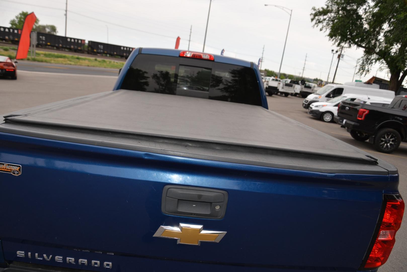 2015 Blue /Gray Leather Chevrolet Silverado 2500HD LTZ Z71 (1GC1KWEGXFF) with an 6.0L Gasoline engine engine, Automatic transmission, located at 4562 State Avenue, Billings, MT, 59101, (406) 896-9833, 45.769516, -108.526772 - 2015 Chevrolet Silverado 2500HD Crew Cab LTZ 4WD 2015 Chevrolet Silverado 2500HD LTZ Crew cab 4x4 with 127,301 miles it has a 6.0 gasoline engine , automatic transmission Features include LTZ Package, Z71 Package Blind Spot Monitoring Chevrolet My link infotainment featuring Bose a - Photo#10