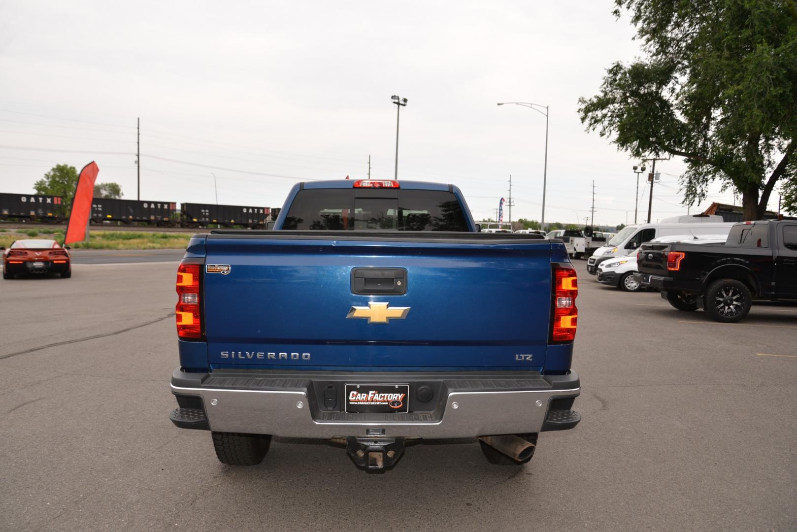 2015 Blue /Gray Leather Chevrolet Silverado 2500HD LTZ Z71 (1GC1KWEGXFF) with an 6.0L Gasoline engine engine, Automatic transmission, located at 4562 State Avenue, Billings, MT, 59101, (406) 896-9833, 45.769516, -108.526772 - 2015 Chevrolet Silverado 2500HD Crew Cab LTZ 4WD 2015 Chevrolet Silverado 2500HD LTZ Crew cab 4x4 with 127,301 miles it has a 6.0 gasoline engine , automatic transmission Features include LTZ Package, Z71 Package Blind Spot Monitoring Chevrolet My link infotainment featuring Bose a - Photo#7