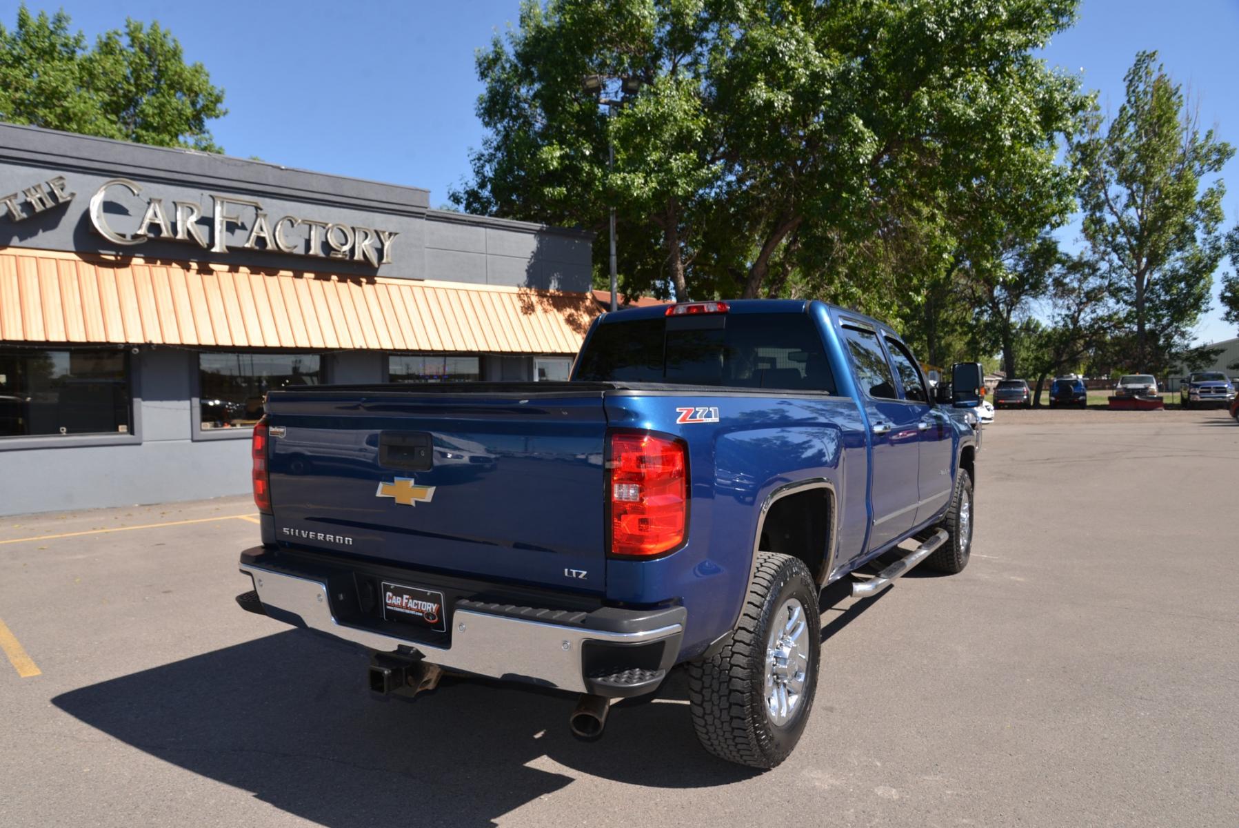 2015 Blue /dark charcoal Chevrolet Silverado 2500HD LTZ Z71 (1GC1KWEGXFF) with an 6.0L Duramax engine, Automatic transmission, located at 4562 State Avenue, Billings, MT, 59101, (406) 896-9833, 45.769516, -108.526772 - Photo #8