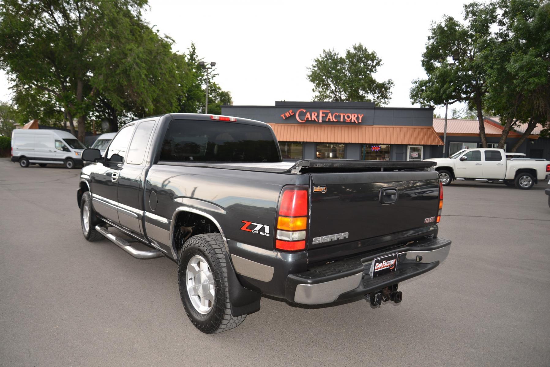 2004 Grey /Grey GMC Sierra 1500 SLT (2GTEK19T841) with an 5.3L V8 engine, Automatic transmission, located at 4562 State Avenue, Billings, MT, 59101, (406) 896-9833, 45.769516, -108.526772 - Photo #5