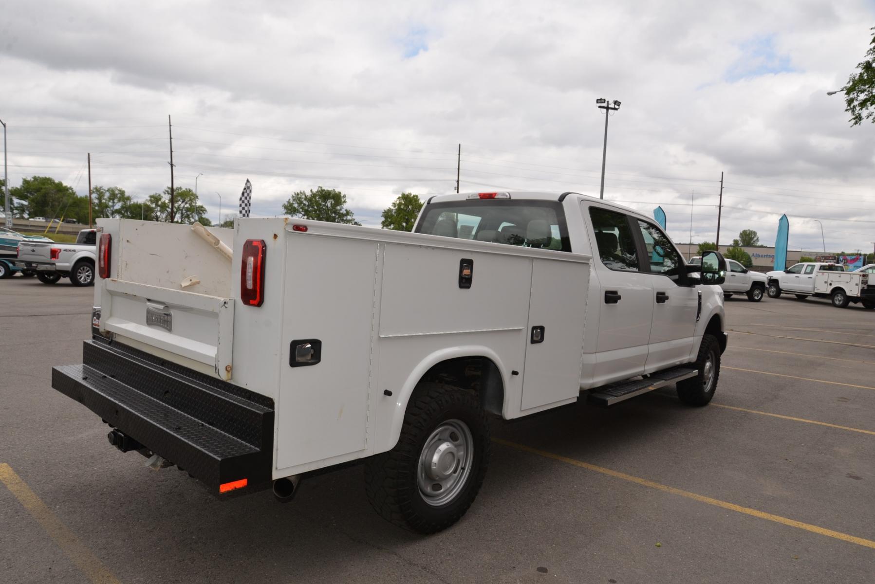 2019 White /Grey Ford F-350 SD XL (1FD8W3B61KE) with an 6.2L V8 engine, 6 speed automatic transmission, located at 4562 State Avenue, Billings, MT, 59101, (406) 896-9833, 45.769516, -108.526772 - 2019 Ford F-350 SD Crew Cab 4x4 6.2L V8, 6 Speed Automatic transmission, 3.73 Electronic Locking Axle, 10,800 Pound GVWR package, Skid Plates, Trailer Brake Controller Features include: Preferred Equipment Package Air Conditioning Power Windows and Locks Cruise Control, Tilt Steering Wheel - Photo #6