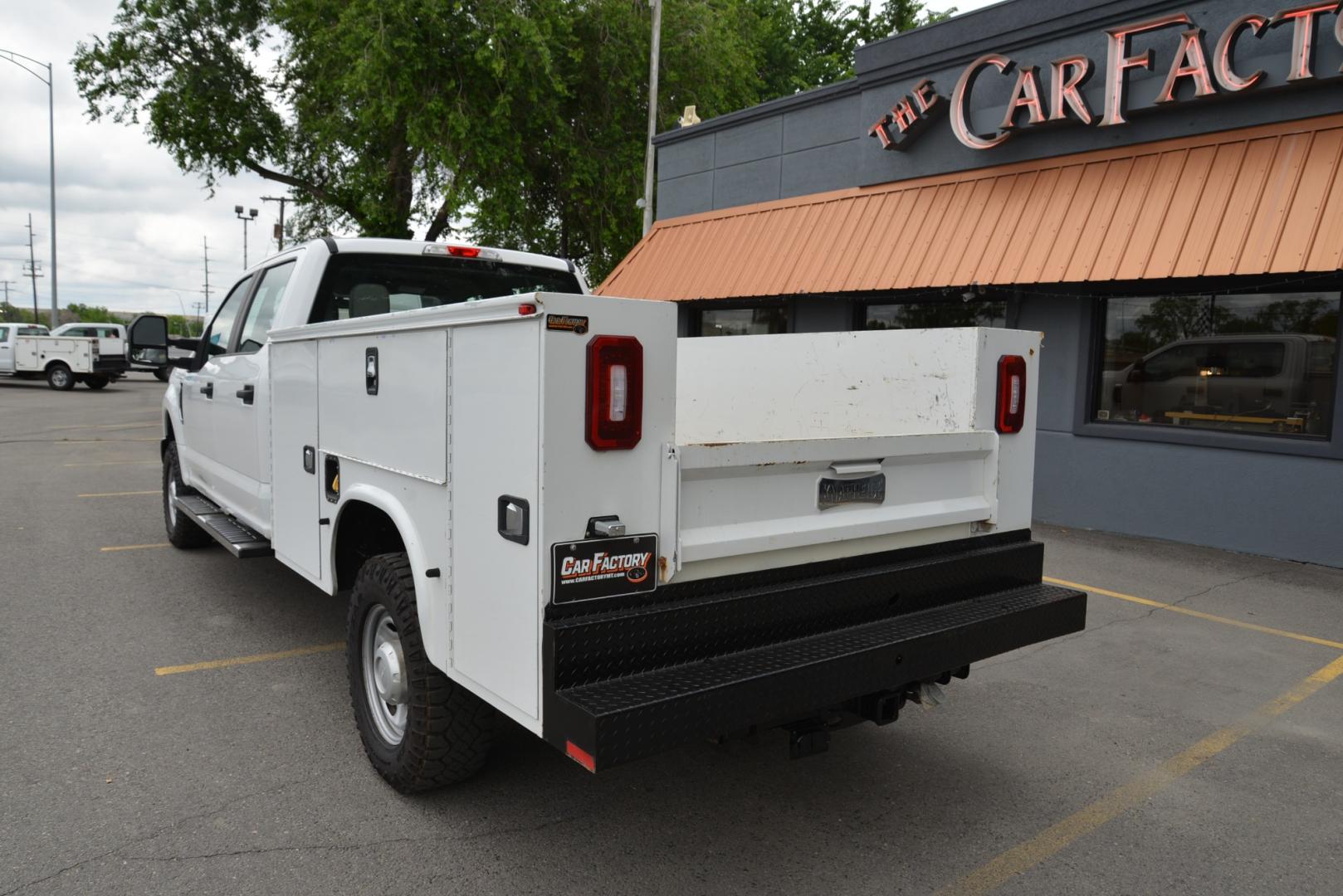 2019 White /Grey Ford F-350 SD XL (1FD8W3B61KE) with an 6.2L V8 engine, 6 speed automatic transmission, located at 4562 State Avenue, Billings, MT, 59101, (406) 896-9833, 45.769516, -108.526772 - 2019 Ford F-350 SD Crew Cab 4x4 6.2L V8, 6 Speed Automatic transmission, 3.73 Electronic Locking Axle, 10,800 Pound GVWR package, Skid Plates, Trailer Brake Controller Features include: Preferred Equipment Package Air Conditioning Power Windows and Locks Cruise Control, Tilt Steering Wheel - Photo#9