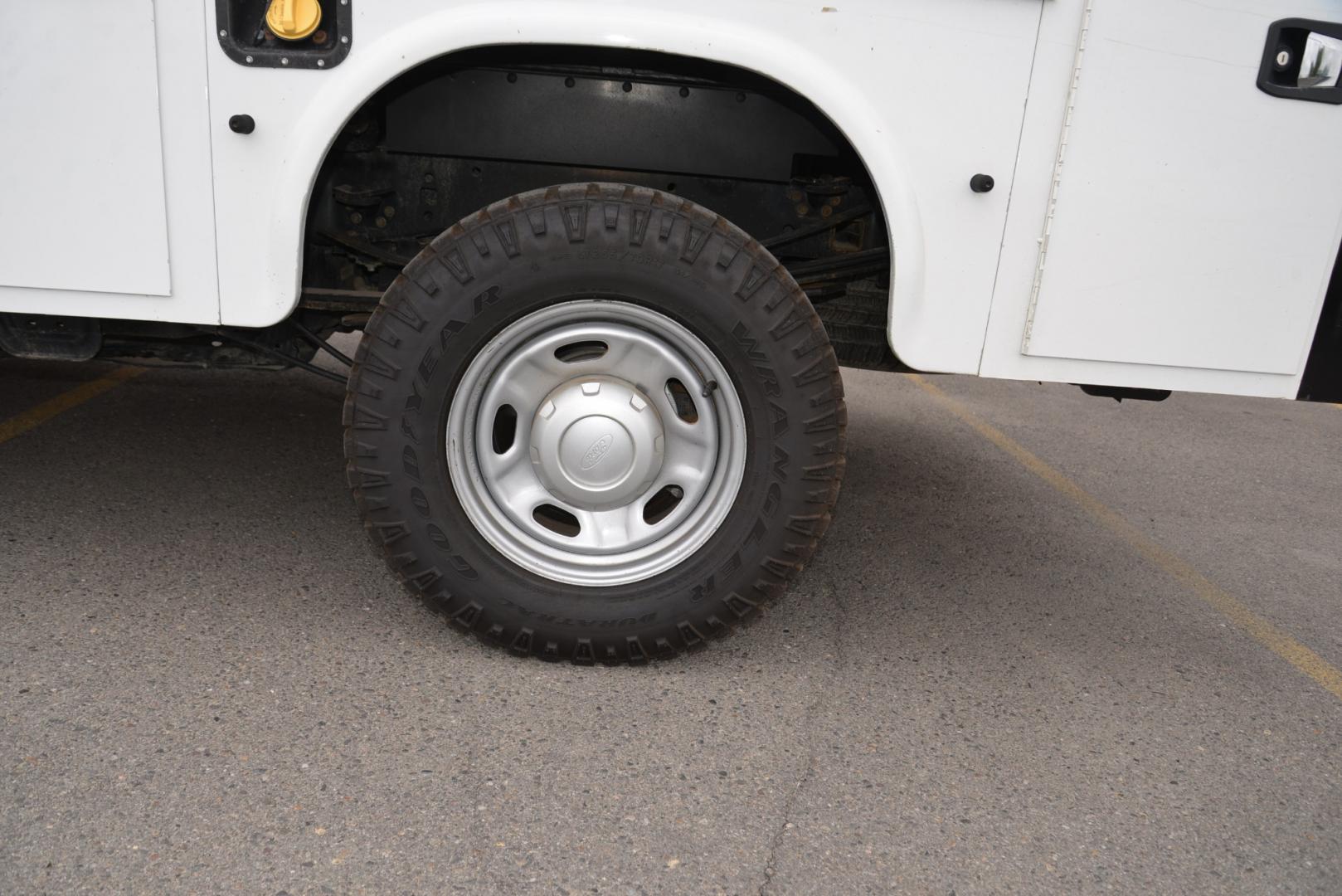 2019 White /Grey Ford F-350 SD XL (1FD8W3B61KE) with an 6.2L V8 engine, 6 speed automatic transmission, located at 4562 State Avenue, Billings, MT, 59101, (406) 896-9833, 45.769516, -108.526772 - 2019 Ford F-350 SD Crew Cab 4x4 6.2L V8, 6 Speed Automatic transmission, 3.73 Electronic Locking Axle, 10,800 Pound GVWR package, Skid Plates, Trailer Brake Controller Features include: Preferred Equipment Package Air Conditioning Power Windows and Locks Cruise Control, Tilt Steering Wheel - Photo#11