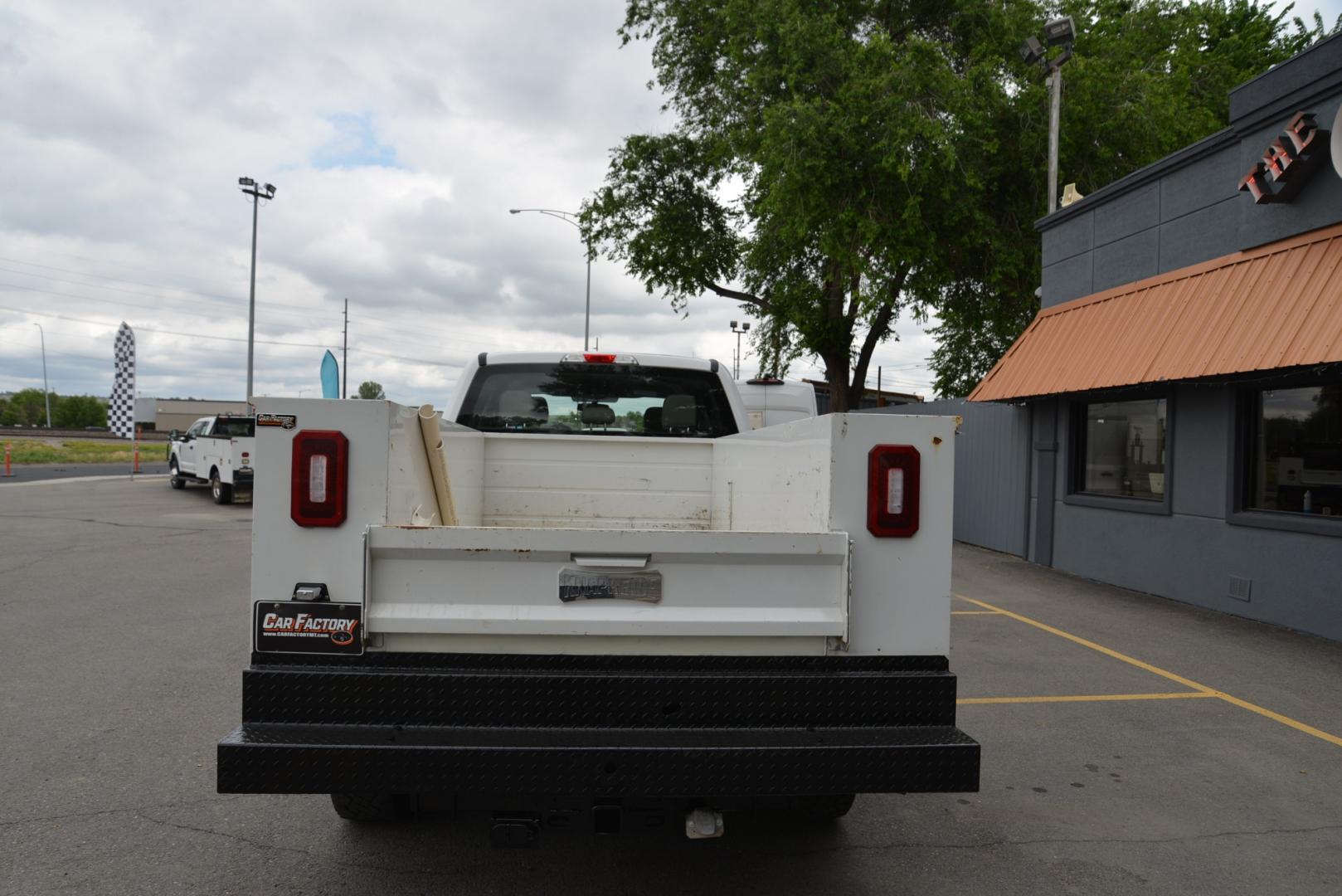 2019 White /Grey Ford F-350 SD XL (1FD8W3B61KE) with an 6.2L V8 engine, 6 speed automatic transmission, located at 4562 State Avenue, Billings, MT, 59101, (406) 896-9833, 45.769516, -108.526772 - 2019 Ford F-350 SD Crew Cab 4x4 6.2L V8, 6 Speed Automatic transmission, 3.73 Electronic Locking Axle, 10,800 Pound GVWR package, Skid Plates, Trailer Brake Controller Features include: Preferred Equipment Package Air Conditioning Power Windows and Locks Cruise Control, Tilt Steering Wheel - Photo#7