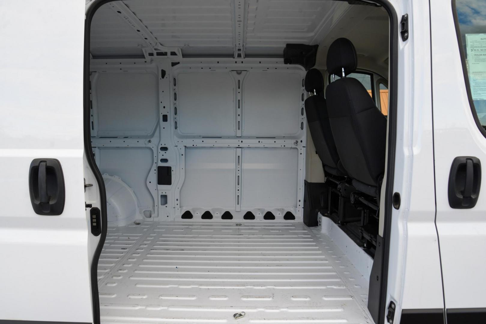 2019 White /Grey RAM Promaster (3C6TRVAG8KE) with an 3.6L V6 engine, 6 speed automatic transmission, located at 4562 State Avenue, Billings, MT, 59101, (406) 896-9833, 45.769516, -108.526772 - 2019 Ram 1500 Promaster Cargo Van ,With a 3.6 Liter V6, 6 Speed Automatic Transmission, Front Wheel Drive, 136 Inch Wheel Base, medium duty suspension, Electronic stability control and roll mitigation, Trailer sway dampening, All Speed Traction Control, 3,890 pound payload capacity, 213.2 inch - Photo#20