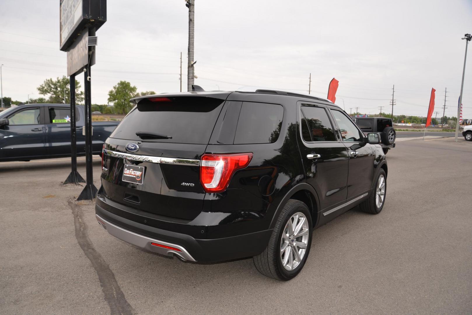 2016 black /Black Ford Explorer Limited 4WD (1FM5K8F81GG) with an 3.5L V6 DOHC 24V engine, 6-Speed Automatic transmission, located at 4562 State Avenue, Billings, MT, 59101, (406) 896-9833, 45.769516, -108.526772 - Photo#2