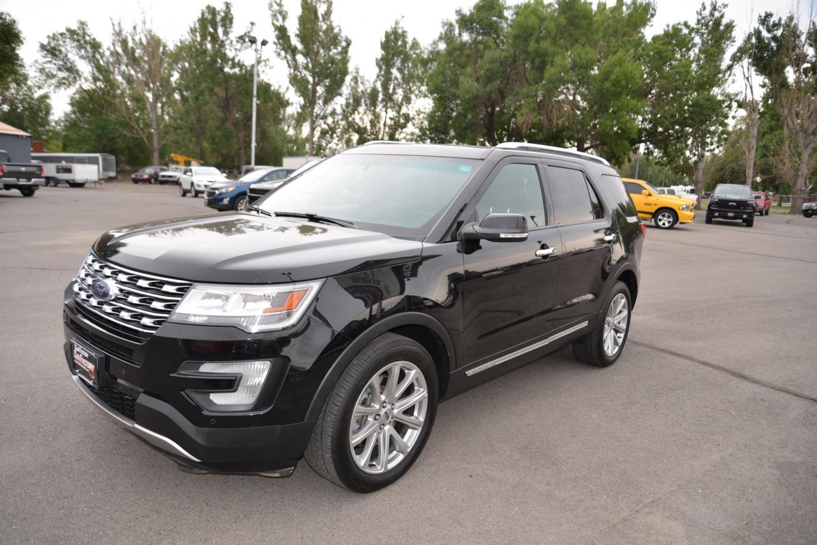 2016 black /Black Ford Explorer Limited 4WD (1FM5K8F81GG) with an 3.5L V6 DOHC 24V engine, 6-Speed Automatic transmission, located at 4562 State Avenue, Billings, MT, 59101, (406) 896-9833, 45.769516, -108.526772 - Photo#5