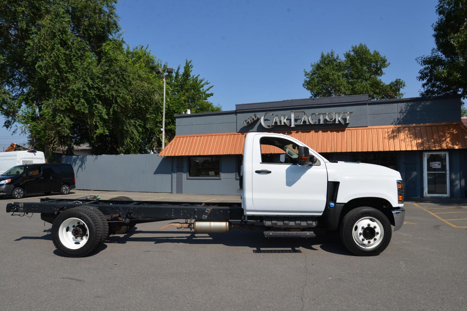 2019 White /Grey Chevrolet Silverado Medium Duty - (1HTKHPVK4KH) with an 6.6L Duramax engine, located at 4562 State Avenue, Billings, MT, 59101, (406) 896-9833, 45.769516, -108.526772 - Photo#2