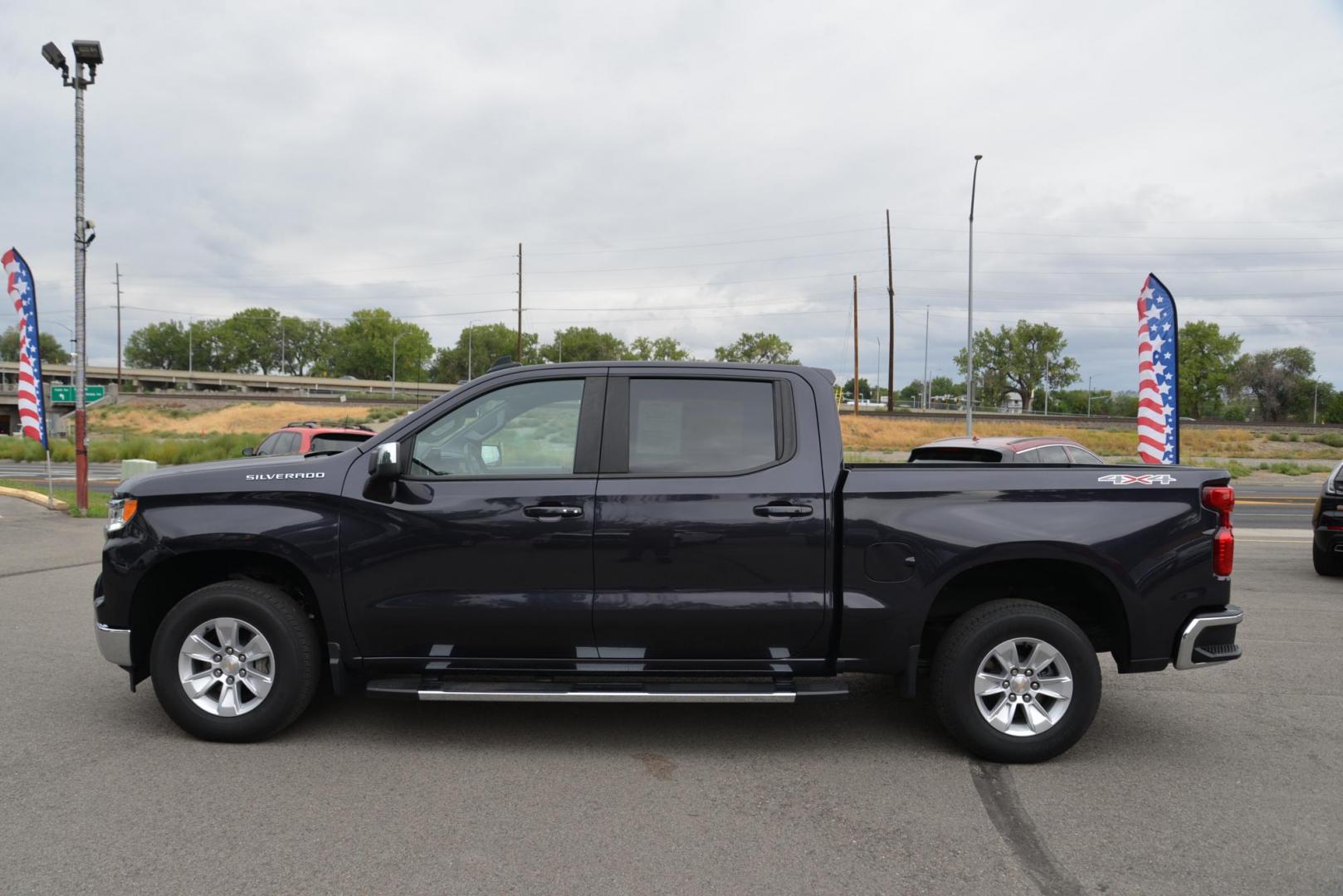 2022 Iron Grey Metallic /Grey Chevrolet Silverado 1500 LT Crew Cab 4WD (3GCUDDED6NG) with an 5.3L V8 OHV 16V engine, 8 speed Automatic with paddle shift transmission, located at 4562 State Avenue, Billings, MT, 59101, (406) 896-9833, 45.769516, -108.526772 - 2022 Chevy Silverado 1500 LT1 Crew Cab 4x4 This is a Low Mileage One Owner Truck, The history report shows recent maintenance, and there are no accidents reported on the history report. it has 17 Inch General Grabber brand tires and they are in good shape. The Chevy runs and drives great. The Bed i - Photo#3