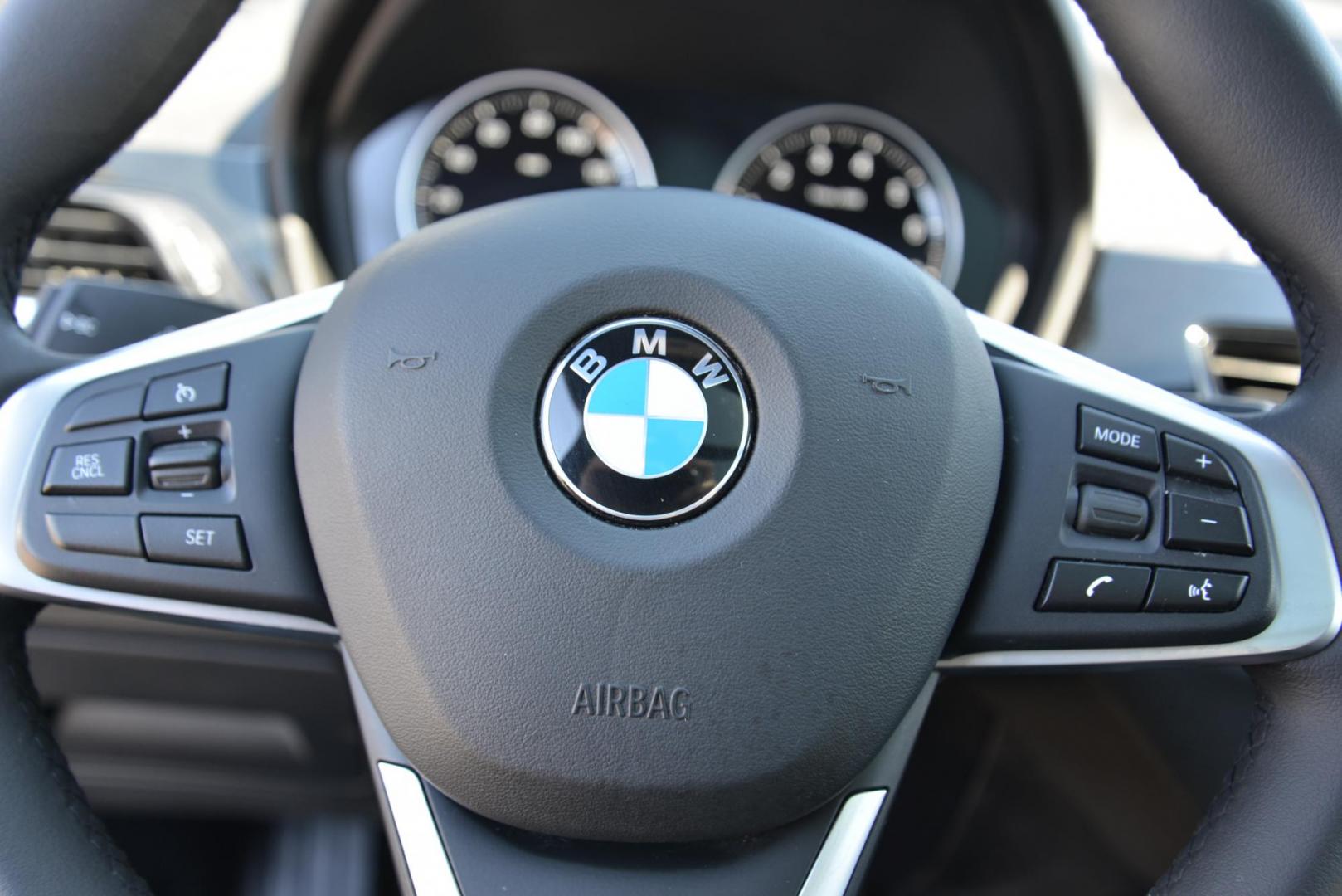 2018 black /Black BMW X1 sDrive28i (WBXHU7C33J5) with an 2.0L L4 DOHC 16V engine, 8A transmission, located at 4562 State Avenue, Billings, MT, 59101, (406) 896-9833, 45.769516, -108.526772 - This is a 2018 BMW X1 sDrive28i The X1 is a Low Mileage two owner vehicle, there are multiple service records reported and there are no accidents reported on the history report, The BMW has very low miles and runs and drives smooth and quiet. The tires are in great shape, this cross over is very cl - Photo#14