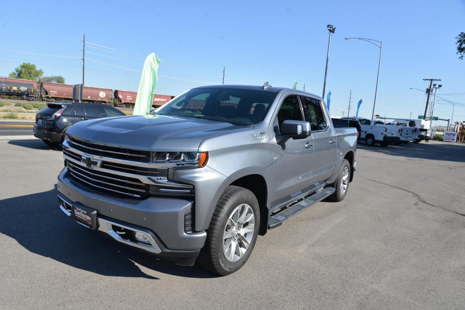 2019 Satin Steel Metallic /Jet Black Chevrolet Silverado 1500 High Country Crew Cab 4WD (1GCUYHED6KZ) with an 5.3L V8 OHV 16V engine, 8 speed Automatic transmission, located at 4562 State Avenue, Billings, MT, 59101, (406) 896-9833, 45.769516, -108.526772 - 2019 Chevy Silverado 1500 High Country Z71 4x4 The High Country is a one owner truck with no accidents reported on the history report, it has low miles and runs and drives nicely It has a 5.3 Liter V8, 8-speed automatic transmission with cruise and powertrain grade braking, trailering package wi - Photo#2