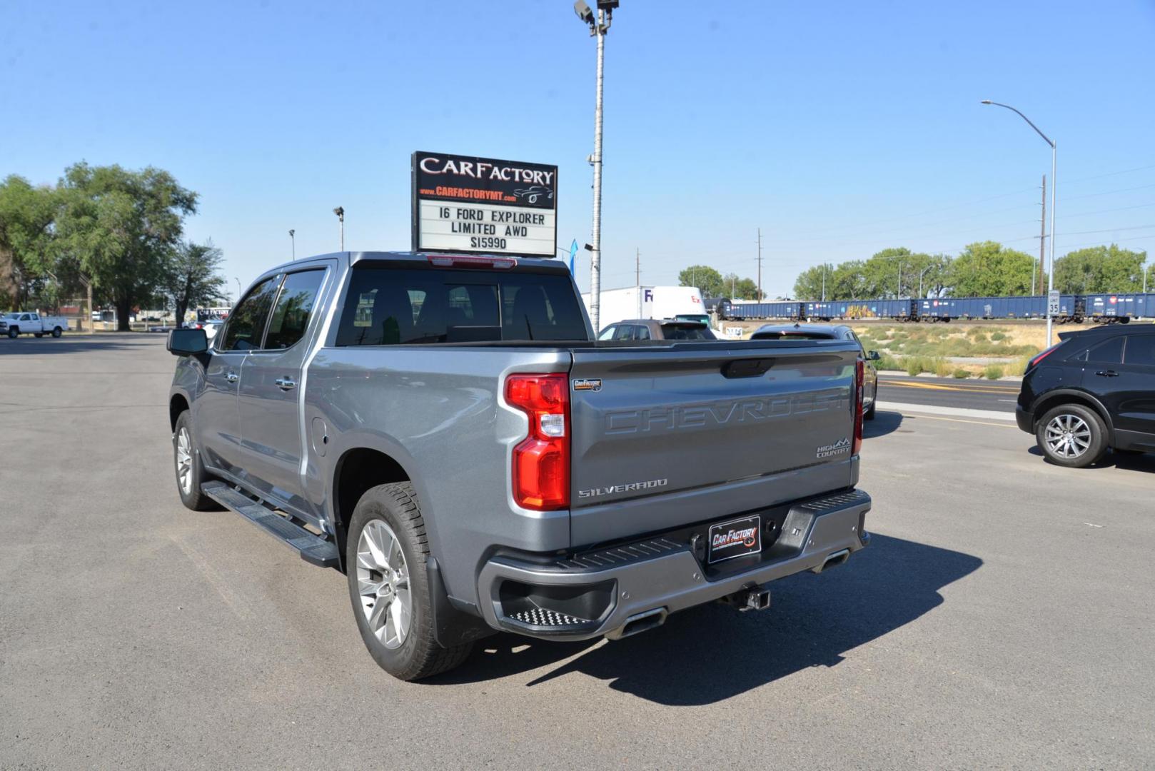 2019 Satin Steel Metallic /Jet Black Chevrolet Silverado 1500 High Country Crew Cab 4WD (1GCUYHED6KZ) with an 5.3L V8 OHV 16V engine, 8 speed Automatic transmission, located at 4562 State Avenue, Billings, MT, 59101, (406) 896-9833, 45.769516, -108.526772 - 2019 Chevy Silverado 1500 High Country Z71 4x4 The High Country is a one owner truck with no accidents reported on the history report, it has low miles and runs and drives nicely It has a 5.3 Liter V8, 8-speed automatic transmission with cruise and powertrain grade braking, trailering package wi - Photo#3