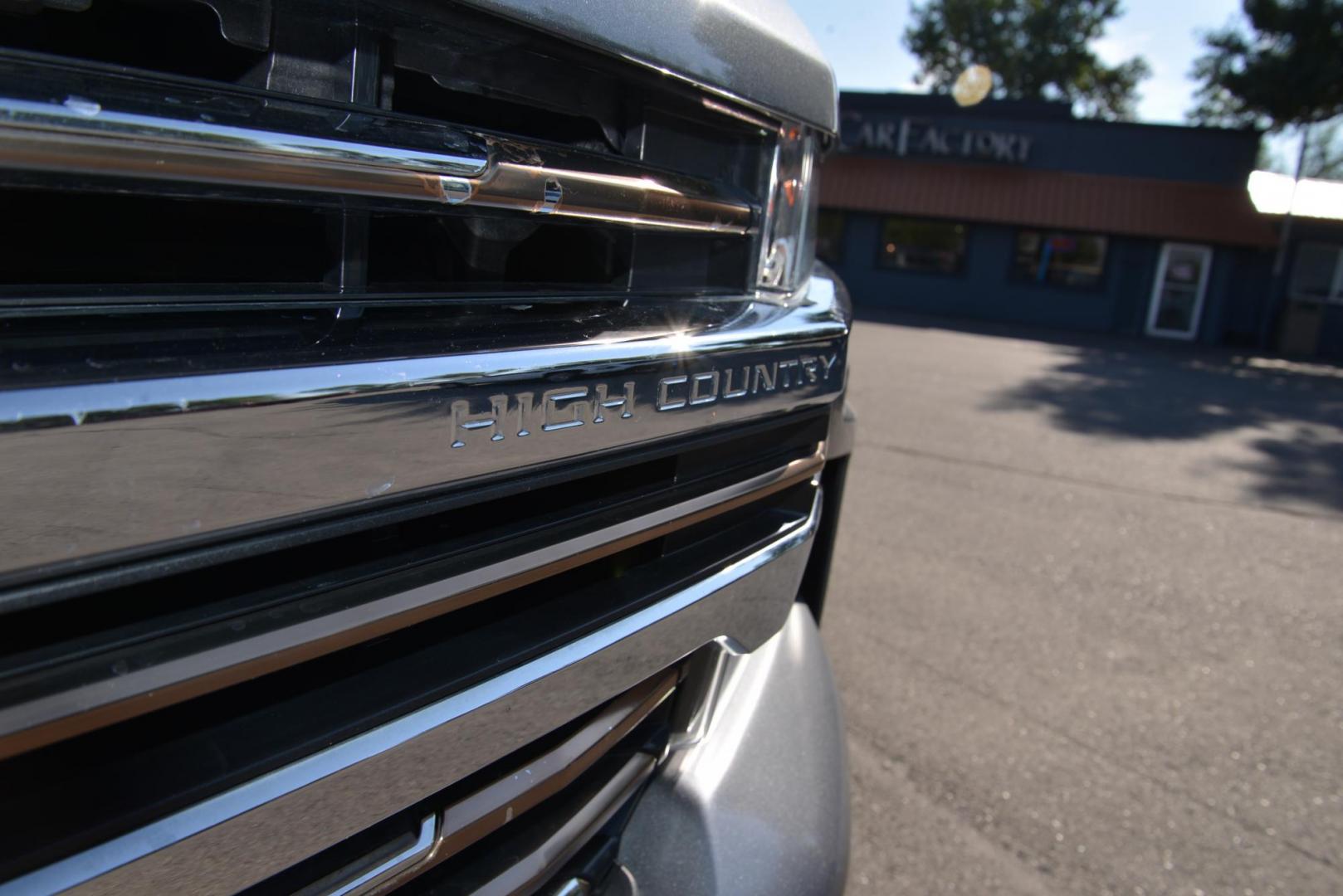 2019 Satin Steel Metallic /Jet Black Chevrolet Silverado 1500 High Country Crew Cab 4WD (1GCUYHED6KZ) with an 5.3L V8 OHV 16V engine, 8 speed Automatic transmission, located at 4562 State Avenue, Billings, MT, 59101, (406) 896-9833, 45.769516, -108.526772 - 2019 Chevy Silverado 1500 High Country Z71 4x4 The High Country is a one owner truck with no accidents reported on the history report, it has low miles and runs and drives nicely It has a 5.3 Liter V8, 8-speed automatic transmission with cruise and powertrain grade braking, trailering package wi - Photo#4