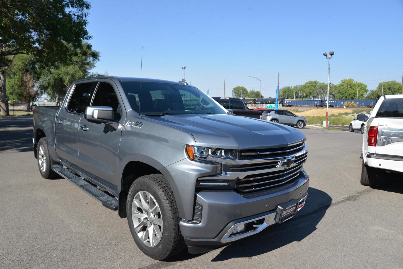 2019 Satin Steel Metallic /Jet Black Chevrolet Silverado 1500 High Country Crew Cab 4WD (1GCUYHED6KZ) with an 5.3L V8 OHV 16V engine, 8 speed Automatic transmission, located at 4562 State Avenue, Billings, MT, 59101, (406) 896-9833, 45.769516, -108.526772 - 2019 Chevy Silverado 1500 High Country Z71 4x4 The High Country is a one owner truck with no accidents reported on the history report, it has low miles and runs and drives nicely It has a 5.3 Liter V8, 8-speed automatic transmission with cruise and powertrain grade braking, trailering package wi - Photo#5