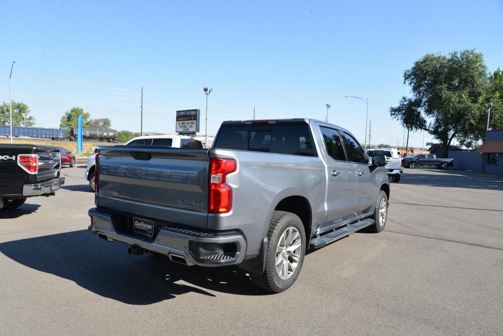 2019 Satin Steel Metallic /Jet Black Chevrolet Silverado 1500 High Country Crew Cab 4WD (1GCUYHED6KZ) with an 5.3L V8 OHV 16V engine, 8 speed Automatic transmission, located at 4562 State Avenue, Billings, MT, 59101, (406) 896-9833, 45.769516, -108.526772 - 2019 Chevy Silverado 1500 High Country Z71 4x4 The High Country is a one owner truck with no accidents reported on the history report, it has low miles and runs and drives nicely It has a 5.3 Liter V8, 8-speed automatic transmission with cruise and powertrain grade braking, trailering package wi - Photo#8