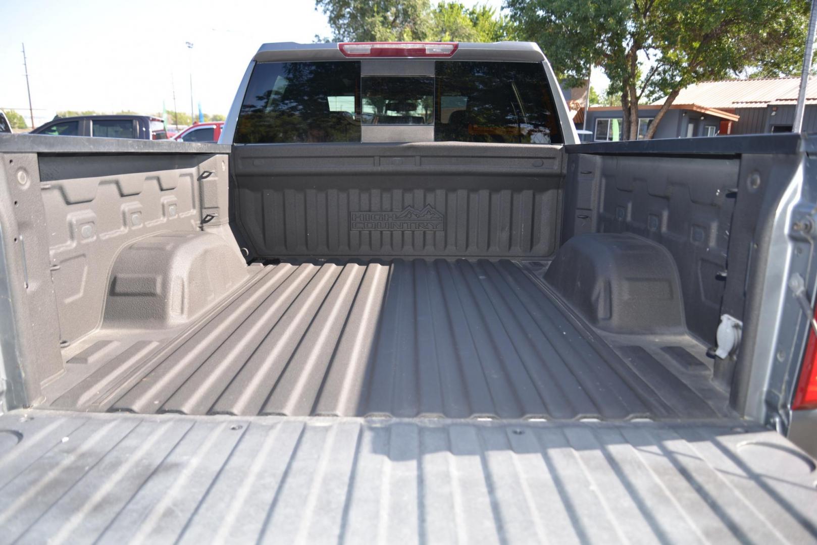 2019 Satin Steel Metallic /Jet Black Chevrolet Silverado 1500 High Country Crew Cab 4WD (1GCUYHED6KZ) with an 5.3L V8 OHV 16V engine, 8 speed Automatic transmission, located at 4562 State Avenue, Billings, MT, 59101, (406) 896-9833, 45.769516, -108.526772 - 2019 Chevy Silverado 1500 High Country Z71 4x4 The High Country is a one owner truck with no accidents reported on the history report, it has low miles and runs and drives nicely It has a 5.3 Liter V8, 8-speed automatic transmission with cruise and powertrain grade braking, trailering package wi - Photo#9