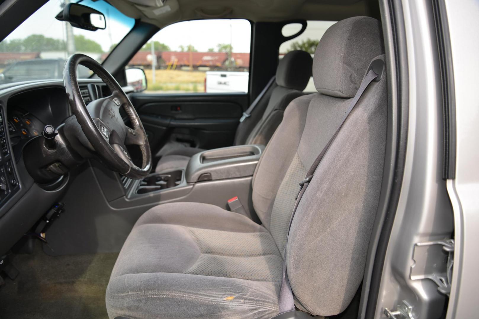 2006 Silver Birch Metallic /dark charcoal Chevrolet Silverado 1500 LS2 Crew Cab 4WD (2GCEK13T861) with an 5.3L V8 OHV 16V engine, 4-Speed Automatic Overdrive transmission, located at 4562 State Avenue, Billings, MT, 59101, (406) 896-9833, 45.769516, -108.526772 - 2006 Chevy 1500 Crew Cab LT Z71 4x4 This truck is a local Trade In. Seems to run and Drive Good, The 4x4 systems seems to work as it should, the tires are in decent shape. Power seat works, Radio Including XM Satellite Radio Works, it has Power windows and locks, tilt, cruise, Air conditioning, S - Photo#13