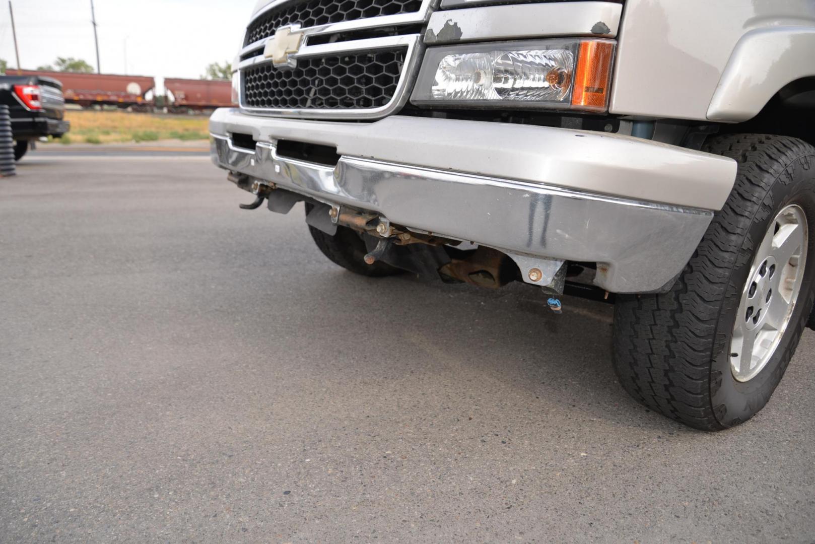 2006 Silver Birch Metallic /dark charcoal Chevrolet Silverado 1500 LS2 Crew Cab 4WD (2GCEK13T861) with an 5.3L V8 OHV 16V engine, 4-Speed Automatic Overdrive transmission, located at 4562 State Avenue, Billings, MT, 59101, (406) 896-9833, 45.769516, -108.526772 - 2006 Chevy 1500 Crew Cab LT Z71 4x4 This truck is a local Trade In. Seems to run and Drive Good, The 4x4 systems seems to work as it should, the tires are in decent shape. Power seat works, Radio Including XM Satellite Radio Works, it has Power windows and locks, tilt, cruise, Air conditioning, S - Photo#2