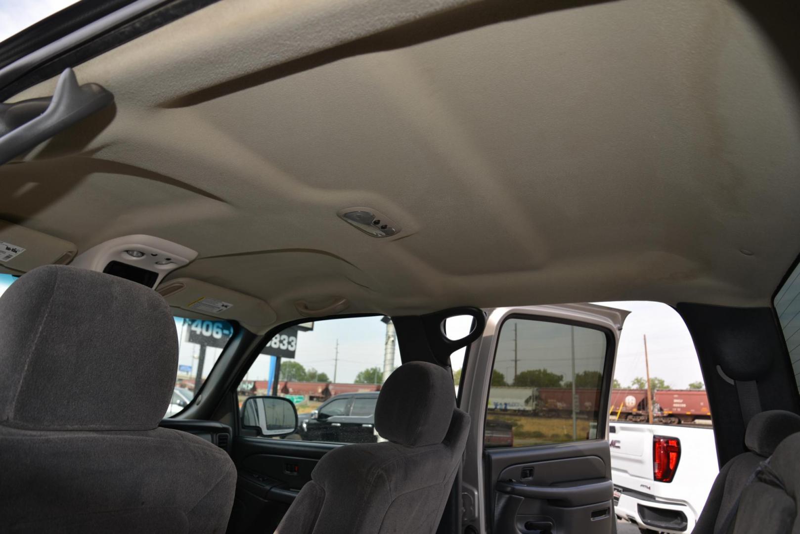 2006 Silver Birch Metallic /dark charcoal Chevrolet Silverado 1500 LS2 Crew Cab 4WD (2GCEK13T861) with an 5.3L V8 OHV 16V engine, 4-Speed Automatic Overdrive transmission, located at 4562 State Avenue, Billings, MT, 59101, (406) 896-9833, 45.769516, -108.526772 - 2006 Chevy 1500 Crew Cab LT Z71 4x4 This truck is a local Trade In. Seems to run and Drive Good, The 4x4 systems seems to work as it should, the tires are in decent shape. Power seat works, Radio Including XM Satellite Radio Works, it has Power windows and locks, tilt, cruise, Air conditioning, S - Photo#20