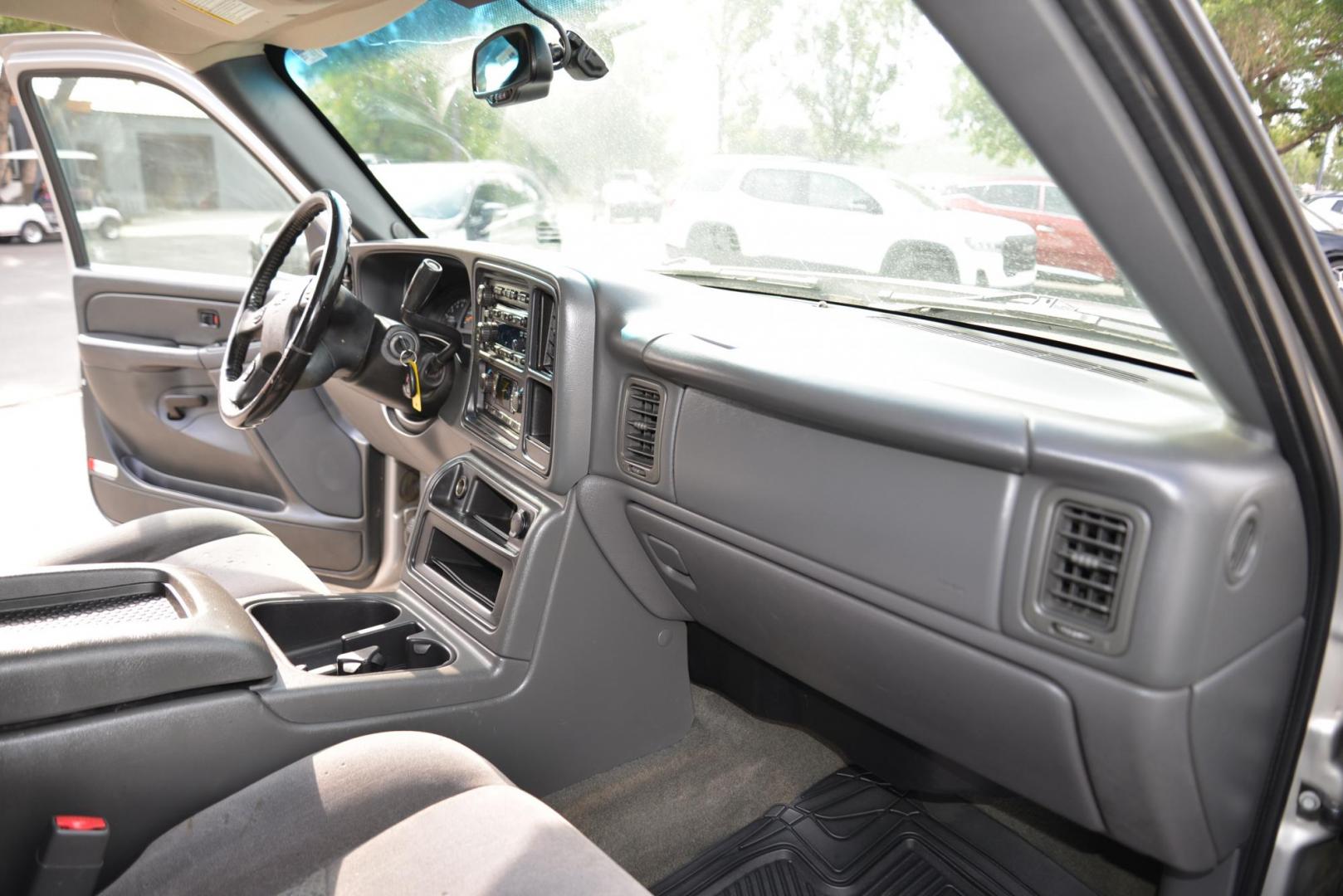 2006 Silver Birch Metallic /dark charcoal Chevrolet Silverado 1500 LS2 Crew Cab 4WD (2GCEK13T861) with an 5.3L V8 OHV 16V engine, 4-Speed Automatic Overdrive transmission, located at 4562 State Avenue, Billings, MT, 59101, (406) 896-9833, 45.769516, -108.526772 - 2006 Chevy 1500 Crew Cab LT Z71 4x4 This truck is a local Trade In. Seems to run and Drive Good, The 4x4 systems seems to work as it should, the tires are in decent shape. Power seat works, Radio Including XM Satellite Radio Works, it has Power windows and locks, tilt, cruise, Air conditioning, S - Photo#27