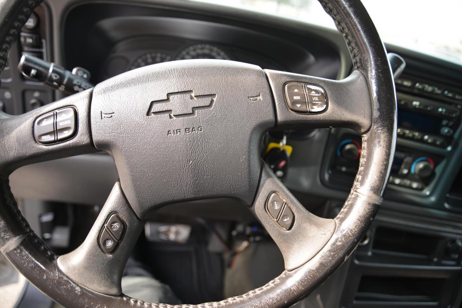 2006 Silver Birch Metallic /dark charcoal Chevrolet Silverado 1500 LS2 Crew Cab 4WD (2GCEK13T861) with an 5.3L V8 OHV 16V engine, 4-Speed Automatic Overdrive transmission, located at 4562 State Avenue, Billings, MT, 59101, (406) 896-9833, 45.769516, -108.526772 - 2006 Chevy 1500 Crew Cab LT Z71 4x4 This truck is a local Trade In. Seems to run and Drive Good, The 4x4 systems seems to work as it should, the tires are in decent shape. Power seat works, Radio Including XM Satellite Radio Works, it has Power windows and locks, tilt, cruise, Air conditioning, S - Photo#32