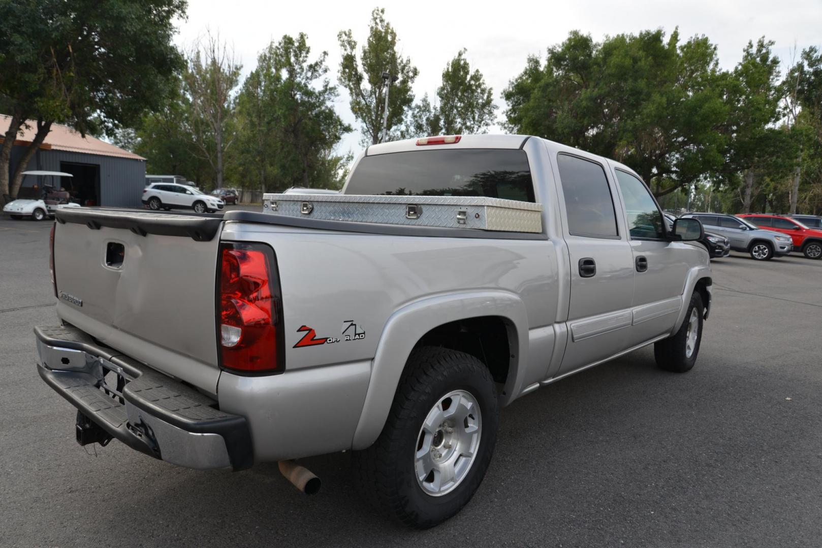 2006 Silver Birch Metallic /dark charcoal Chevrolet Silverado 1500 LS2 Crew Cab 4WD (2GCEK13T861) with an 5.3L V8 OHV 16V engine, 4-Speed Automatic Overdrive transmission, located at 4562 State Avenue, Billings, MT, 59101, (406) 896-9833, 45.769516, -108.526772 - 2006 Chevy 1500 Crew Cab LT Z71 4x4 This truck is a local Trade In. Seems to run and Drive Good, The 4x4 systems seems to work as it should, the tires are in decent shape. Power seat works, Radio Including XM Satellite Radio Works, it has Power windows and locks, tilt, cruise, Air conditioning, S - Photo#7