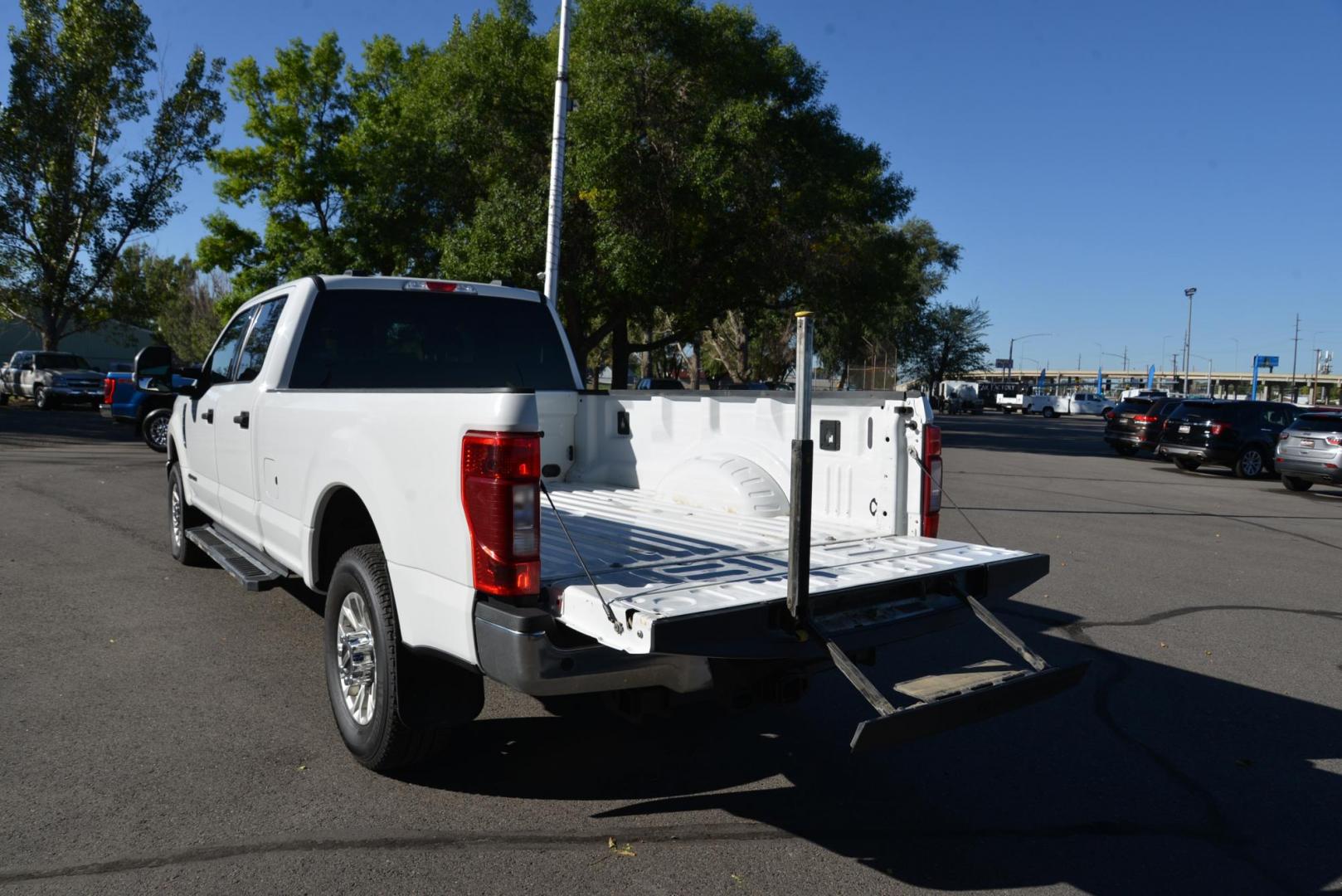 2021 Oxford White /Grey Ford F-350 SD XLT (1FT8W3BT4ME) with an 6.7L V8 OHV 16V DIESEL engine, 10 Speed Automatic transmission, located at 4562 State Avenue, Billings, MT, 59101, (406) 896-9833, 45.769516, -108.526772 - 2021 Ford F3 50 Super Duty Power Stroke Crew Cab 4x4 with an 8 foot bed it is a One Owner Diesel, there are no accidents recorded on the history report. The interior and exterior are very clean and the Ford runs and drives nicely. The tires are 18 inch Michelin LTX's and they are in next to new - Photo#6