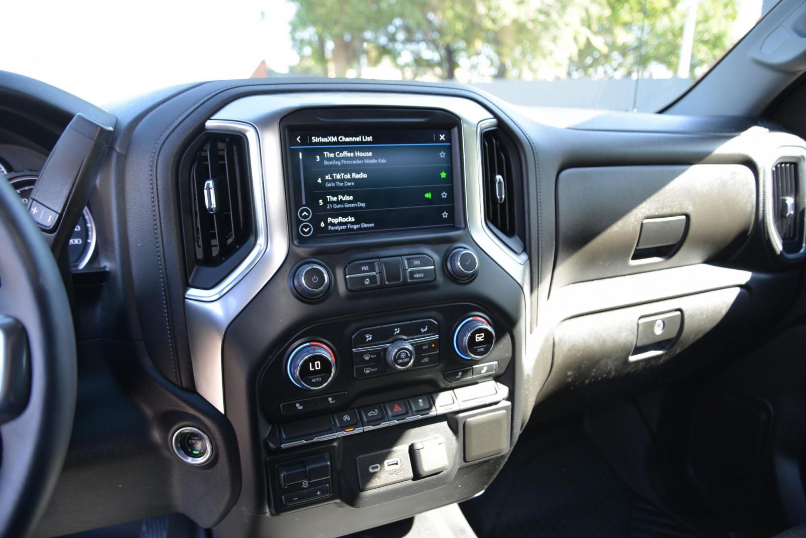 2022 Black /Jet Black Chevrolet Silverado 1500 Limited RST Crew Cab 4WD (1GCUYEEDXNZ) with an 5.3L V8 OHV 16V engine, 8 speed Automatic transmission, located at 4562 State Avenue, Billings, MT, 59101, (406) 896-9833, 45.769516, -108.526772 - Photo#20