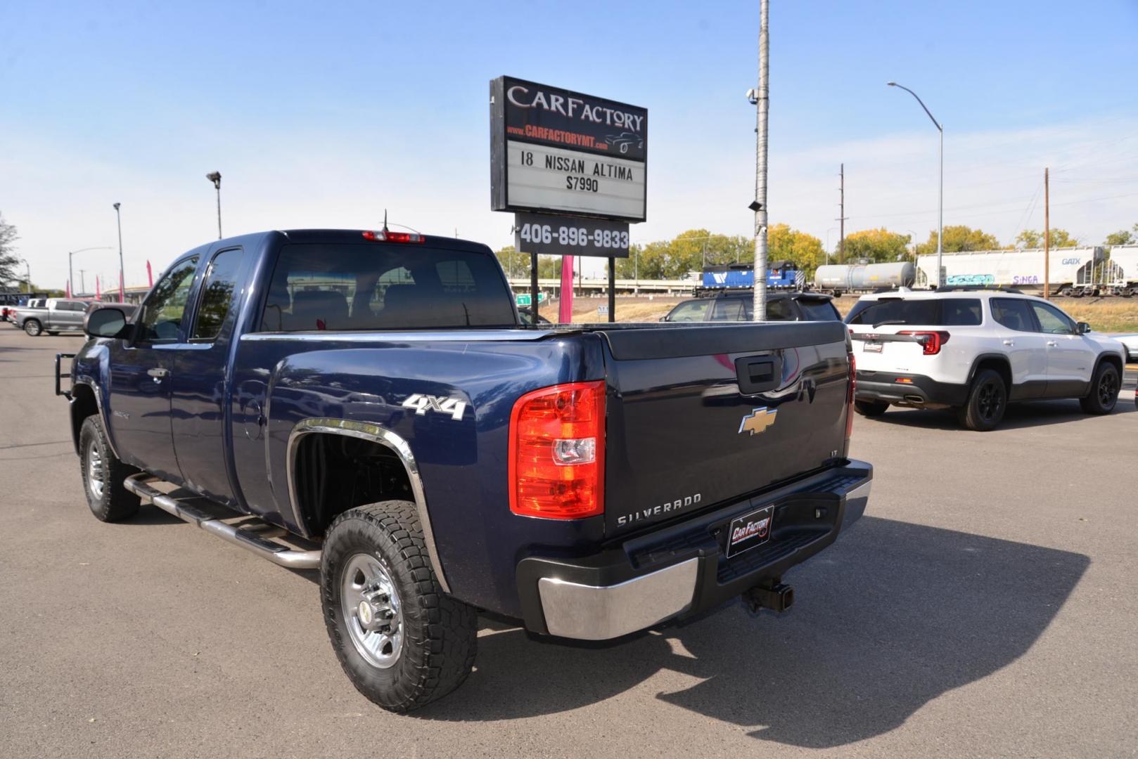 2010 Blue /dark charcoal Chevrolet Silverado 2500HD LT1 Ext. Cab 4WD (1GC5KXBG5AZ) with an 6.0L V8 OHV 16V FFV engine, 6-Speed Automatic transmission, located at 4562 State Avenue, Billings, MT, 59101, (406) 896-9833, 45.769516, -108.526772 - 2010 Chevrolet Silverado 2500HD 4WD Ext Cab LT This Chevy is a local trade in, There are no accidents recorded on the history report. It is a Two Owner Truck. The Chevy runs and drives good. The tires are in decent shape. It has a 6.0L V8 engine , 6 Speed Automatic transmission, 4.10 rear axle r - Photo#2