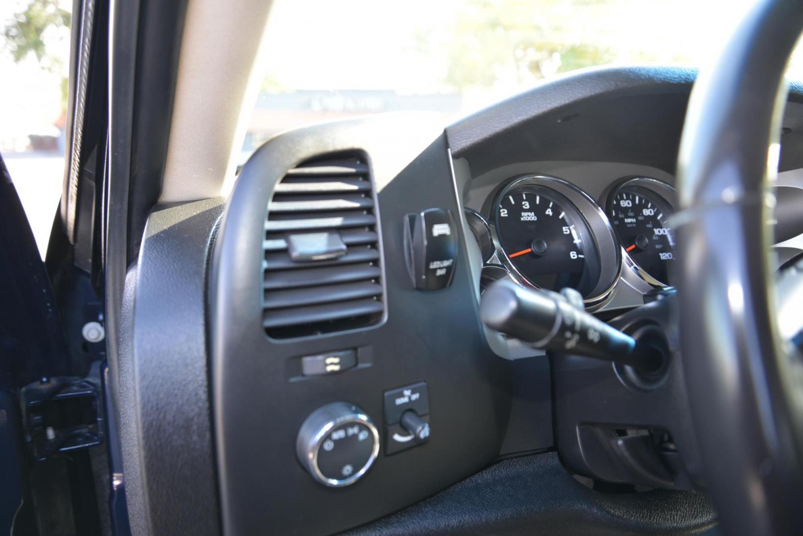 2010 Blue /dark charcoal Chevrolet Silverado 2500HD LT1 Ext. Cab 4WD (1GC5KXBG5AZ) with an 6.0L V8 OHV 16V FFV engine, 6-Speed Automatic transmission, located at 4562 State Avenue, Billings, MT, 59101, (406) 896-9833, 45.769516, -108.526772 - 2010 Chevrolet Silverado 2500HD 4WD Ext Cab LT This Chevy is a local trade in, There are no accidents recorded on the history report. It is a Two Owner Truck. The Chevy runs and drives good. The tires are in decent shape. It has a 6.0L V8 engine , 6 Speed Automatic transmission, 4.10 rear axle r - Photo#18